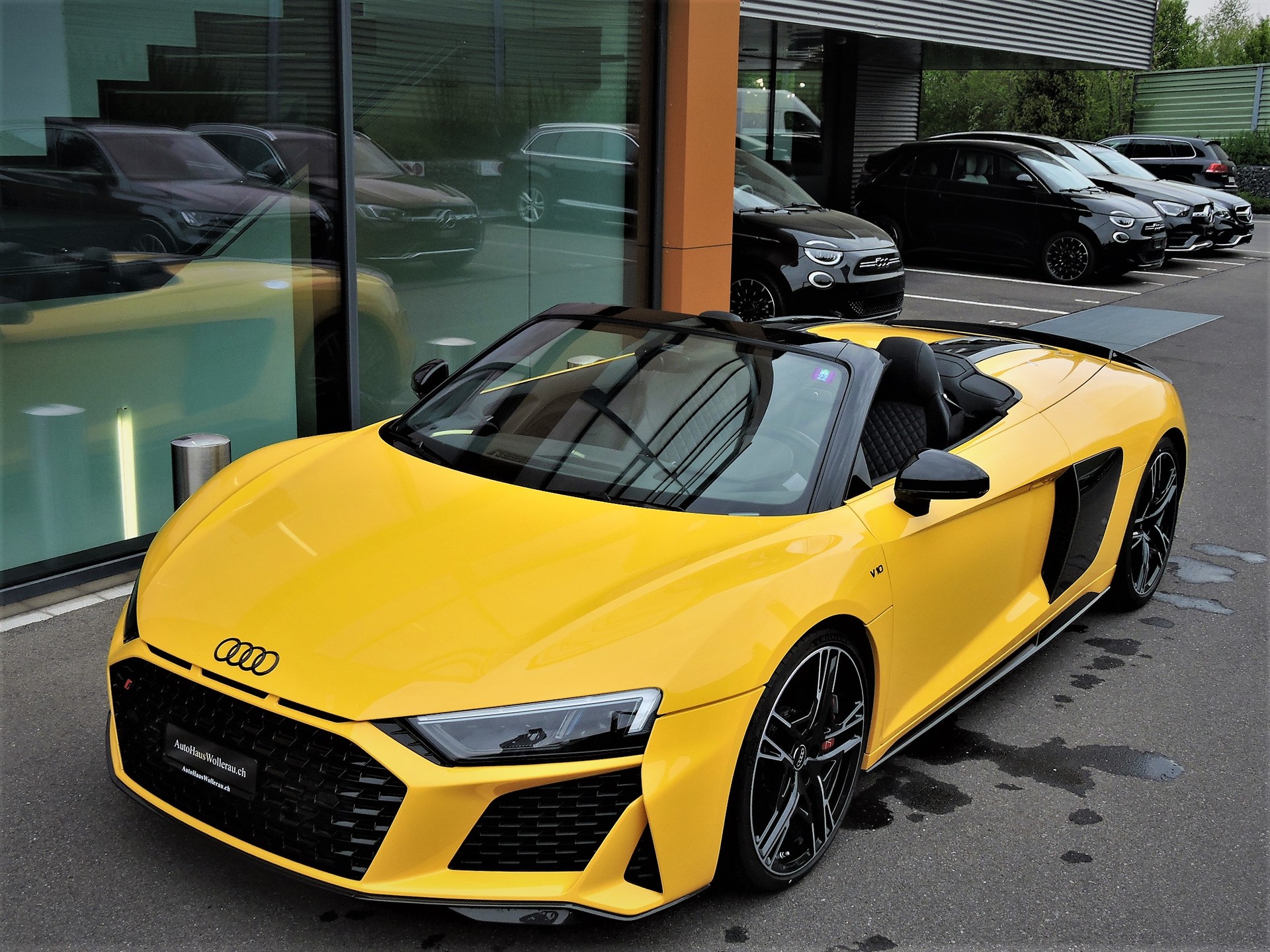 AUDI R8 Spyder 5.2 FSI V10 performance quattro S-Tronic-image-10