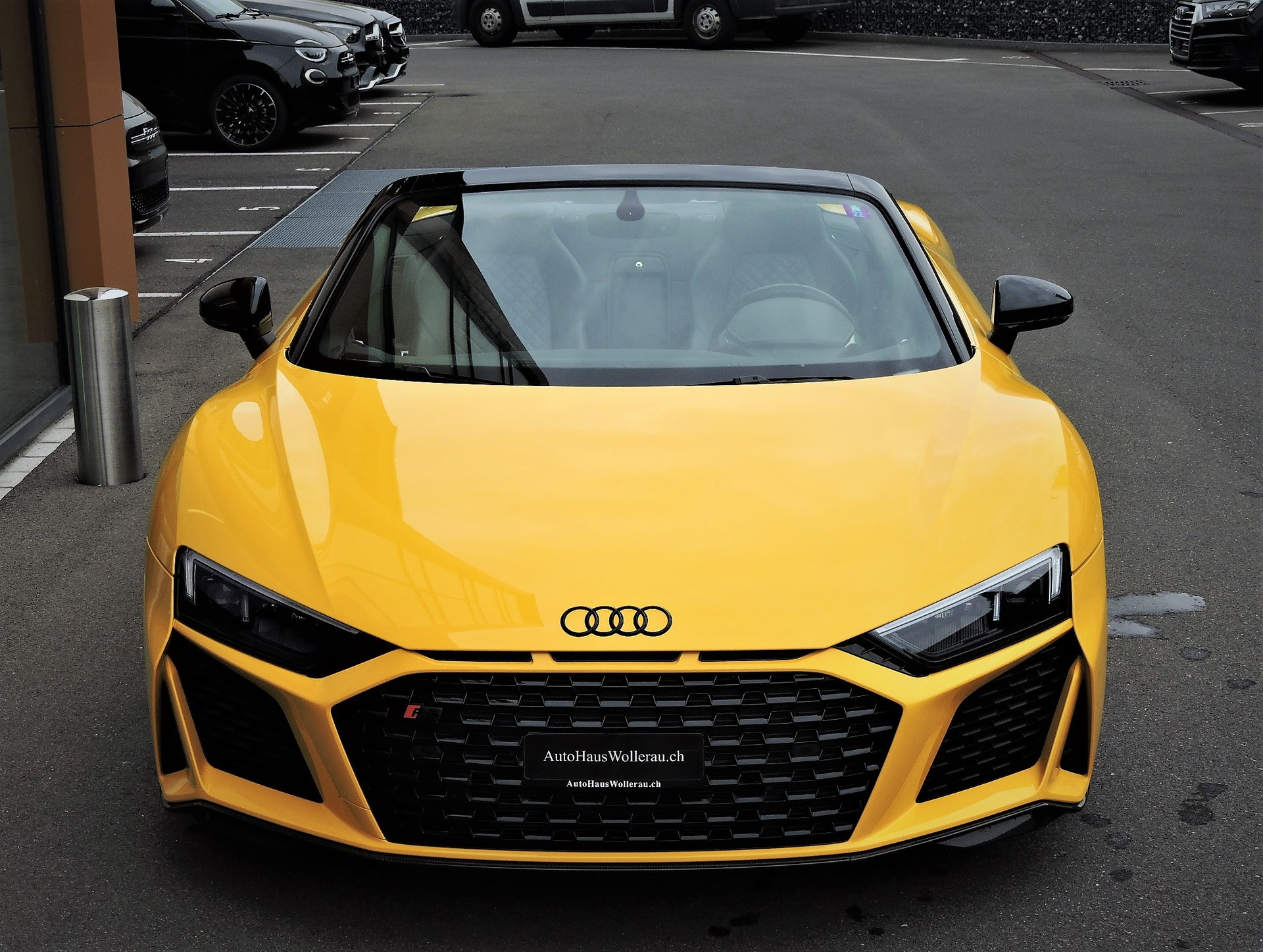 AUDI R8 Spyder 5.2 FSI V10 performance quattro S-Tronic-image-11