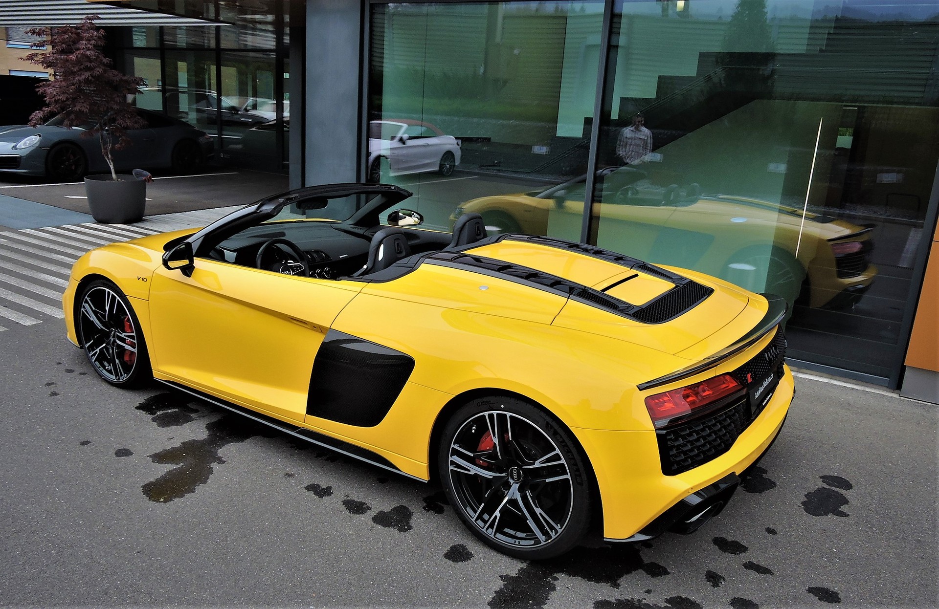 AUDI R8 Spyder 5.2 FSI V10 performance quattro S-Tronic-image-7