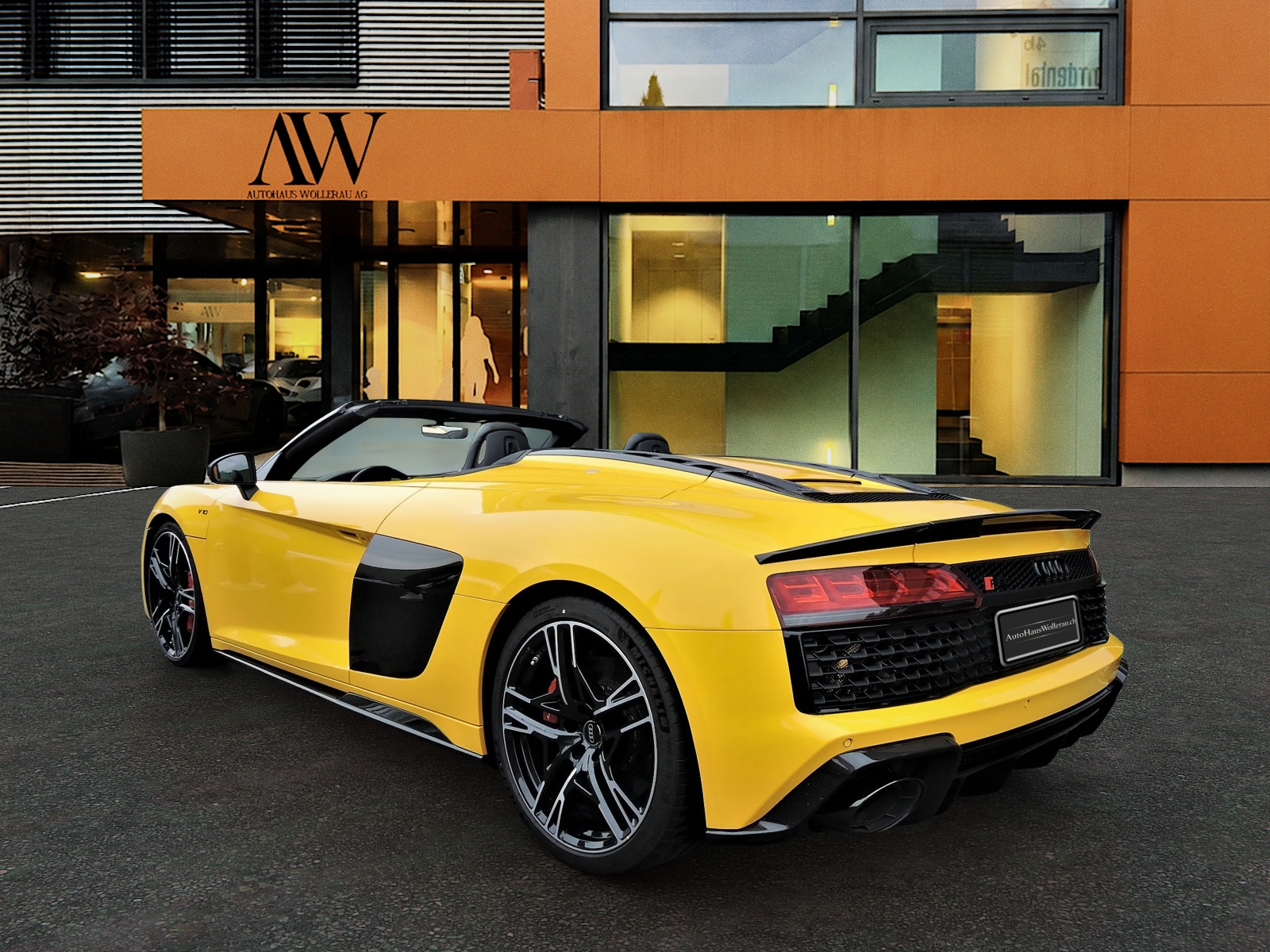 AUDI R8 Spyder 5.2 FSI V10 performance quattro S-Tronic-image-3