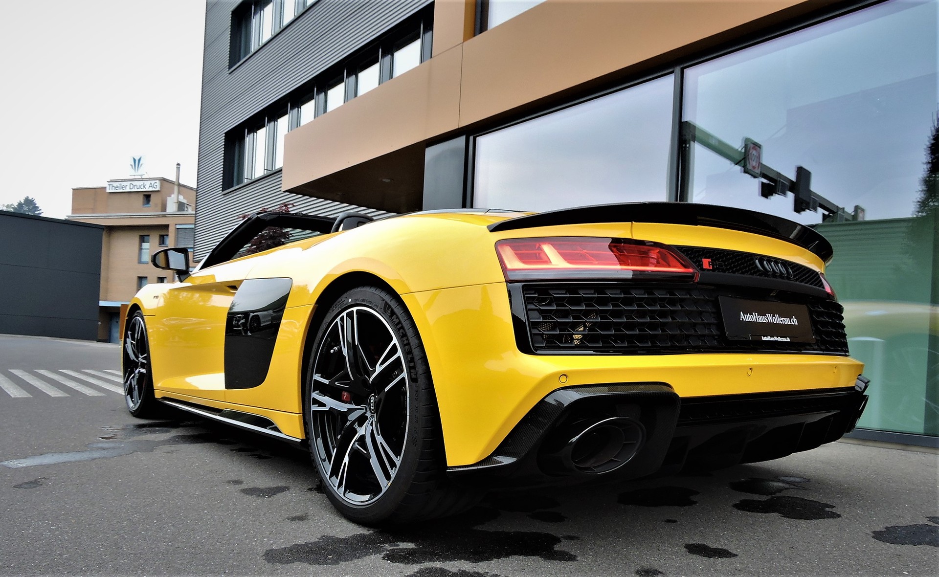 AUDI R8 Spyder 5.2 FSI V10 performance quattro S-Tronic-image-15