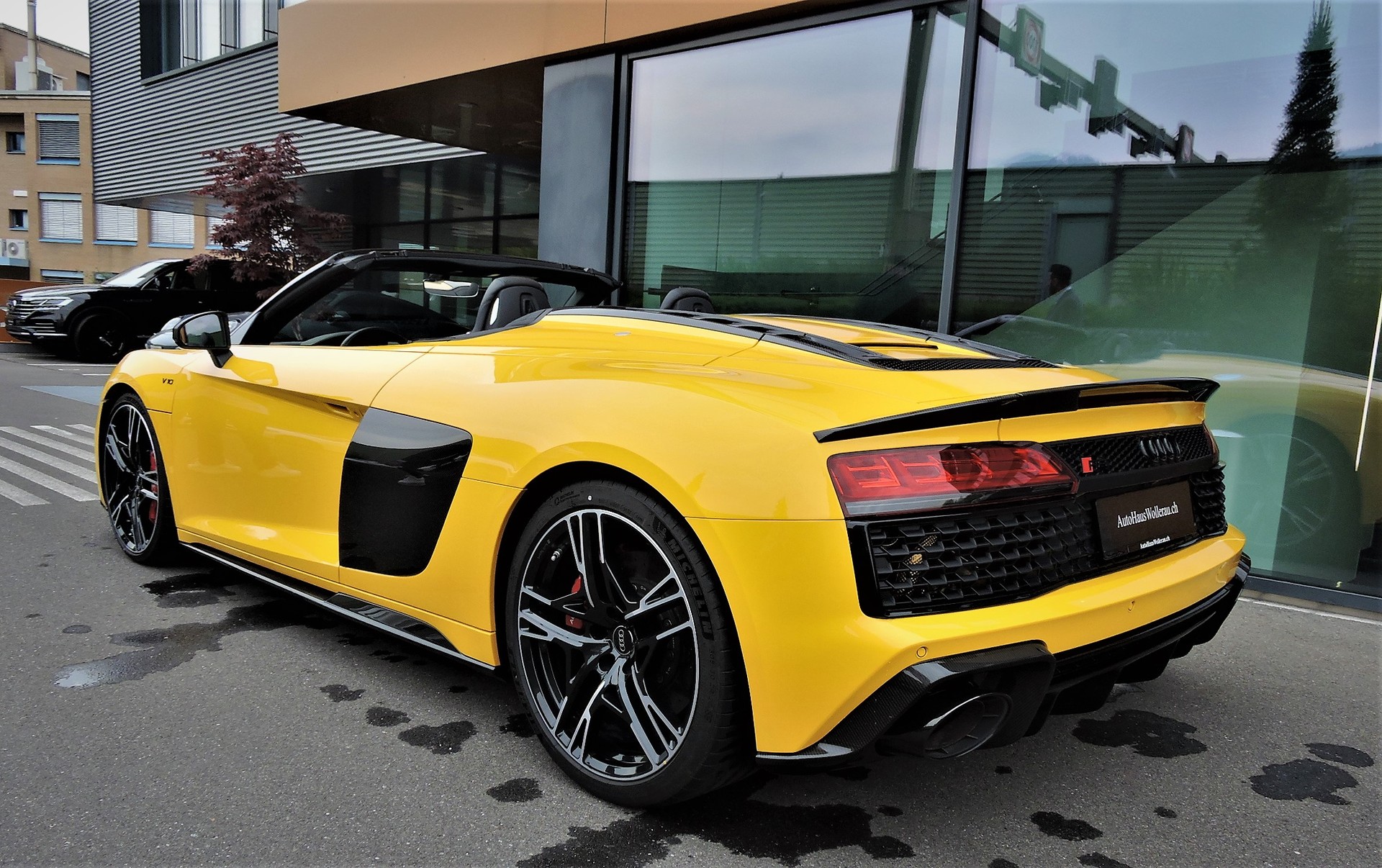 AUDI R8 Spyder 5.2 FSI V10 performance quattro S-Tronic-image-9
