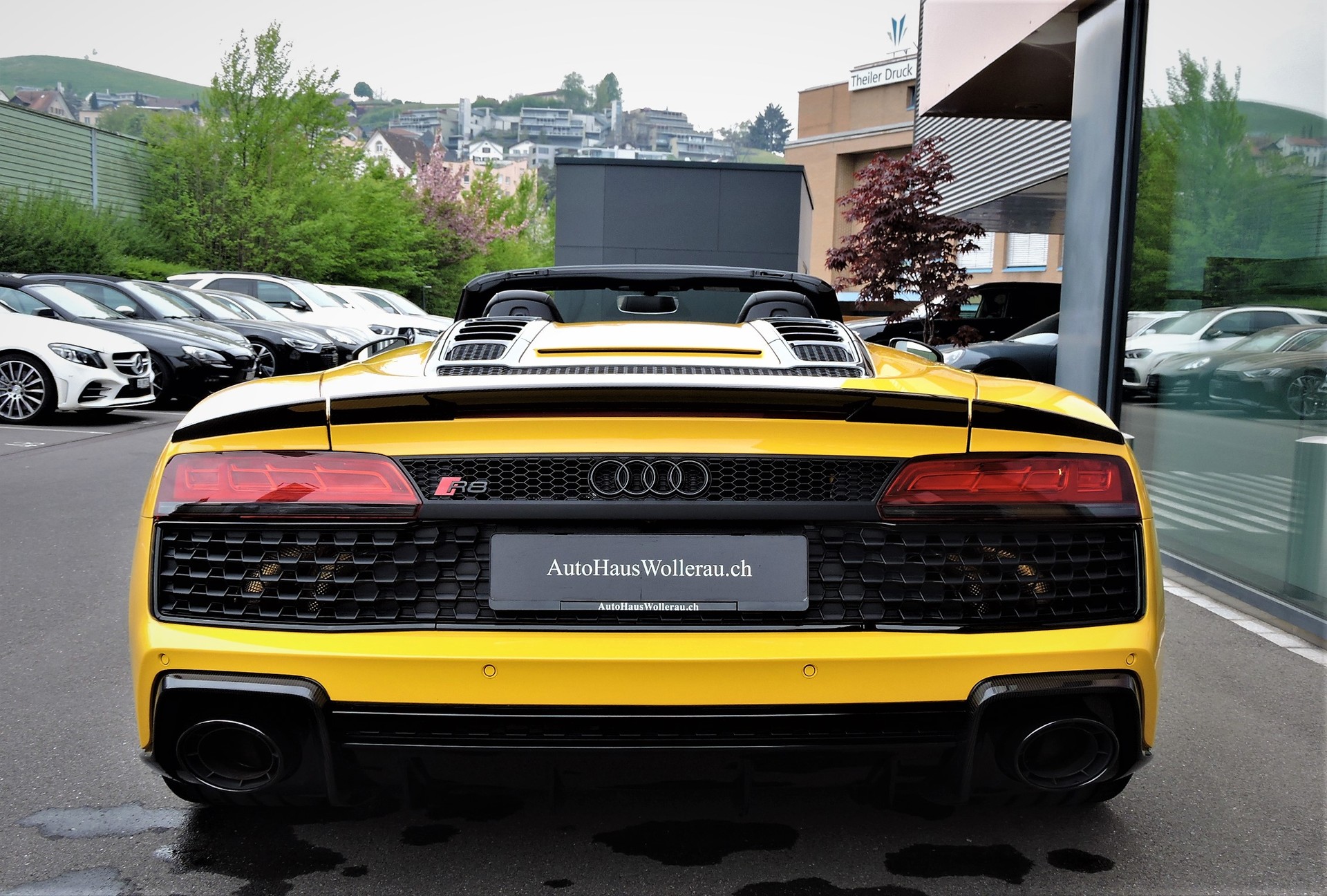 AUDI R8 Spyder 5.2 FSI V10 performance quattro S-Tronic-image-13