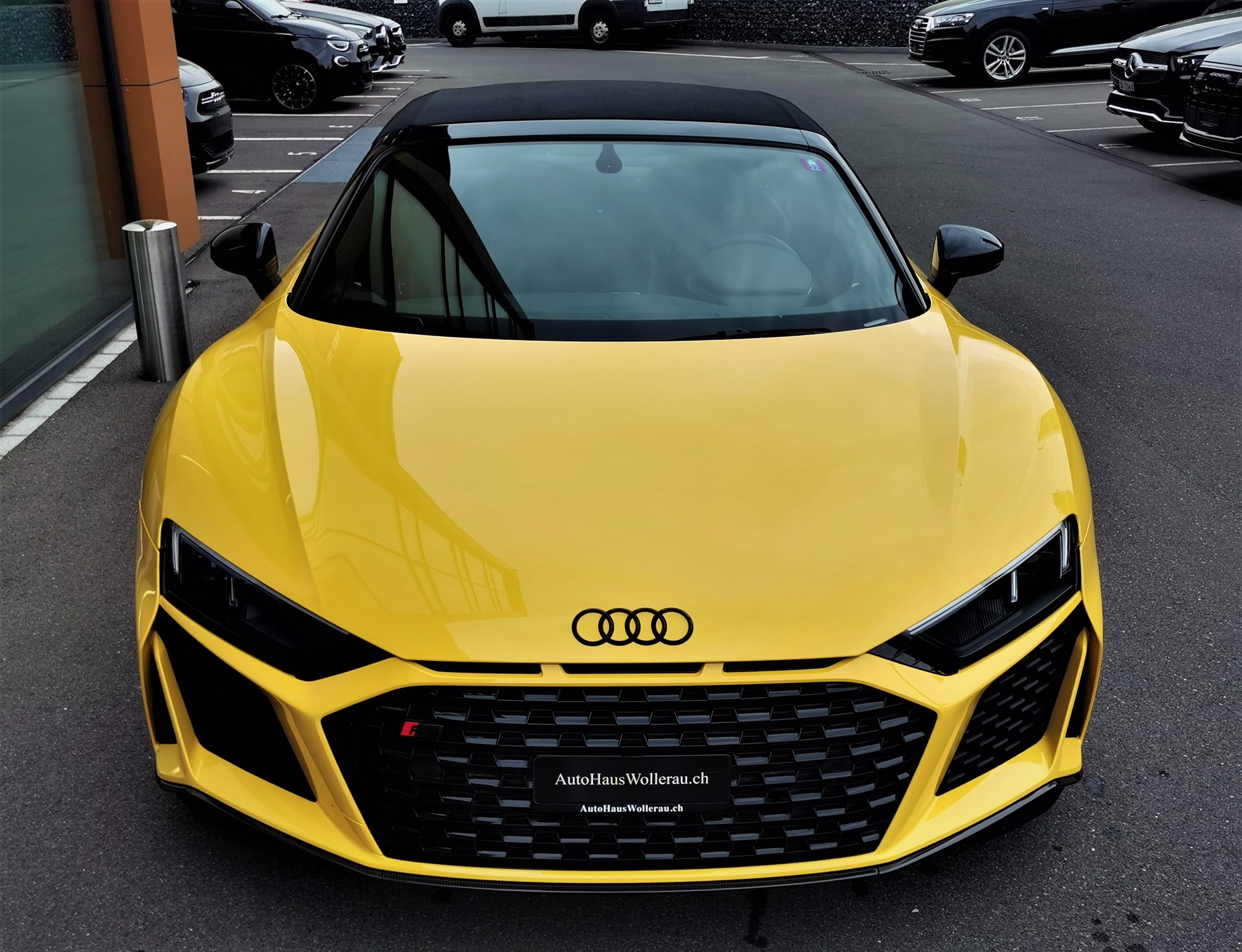 AUDI R8 Spyder 5.2 FSI V10 performance quattro S-Tronic-image-17