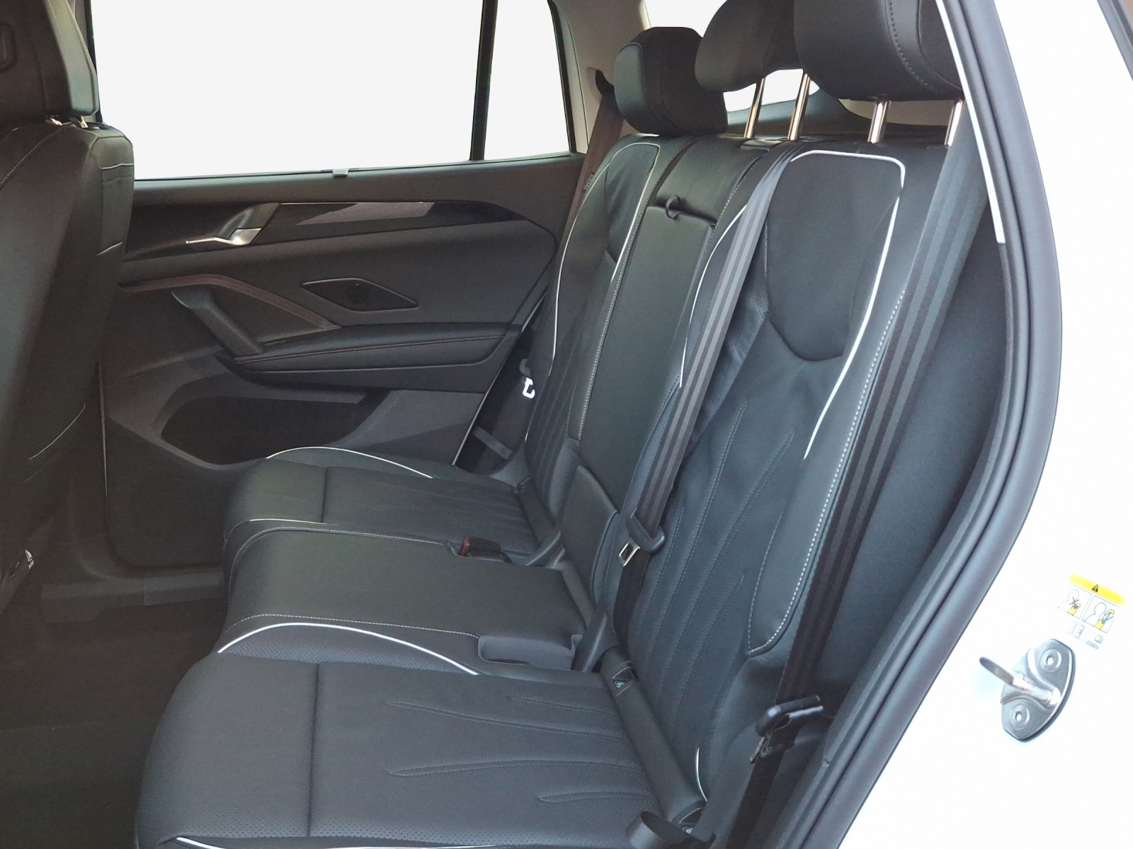 VW Tayron 1.5 TSI evo2 eHybrid Life DSG-image-11