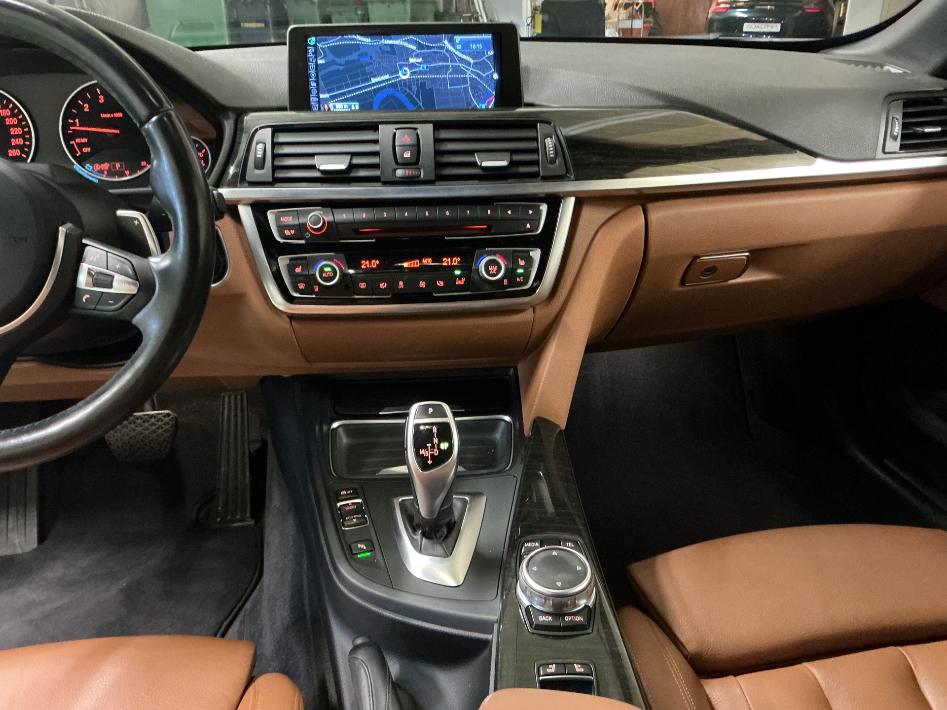 BMW 428i Cabriolet xDrive Luxury Line Steptronic-image-8