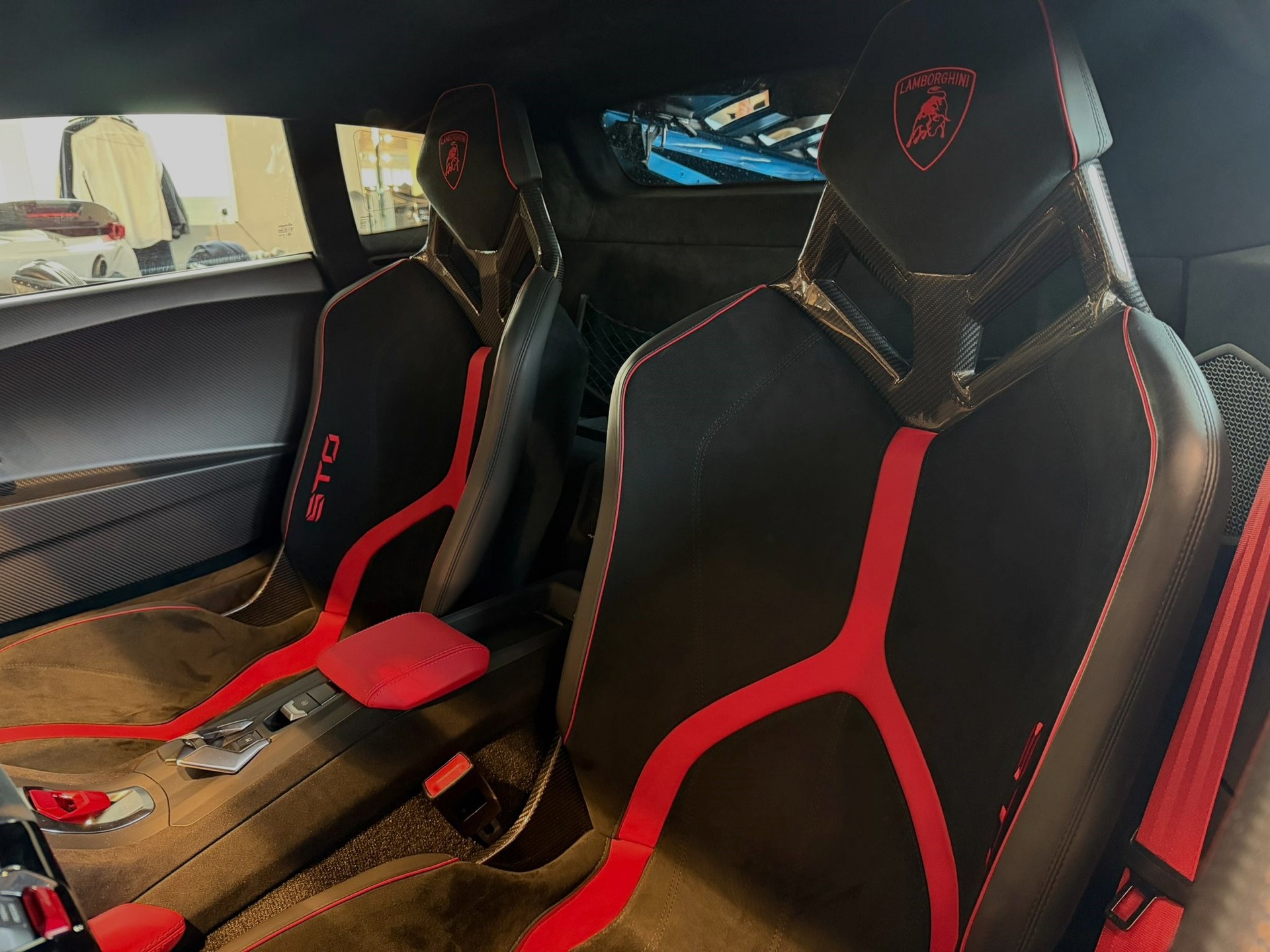 LAMBORGHINI Huracan Coupé 5.2 STO-image-6