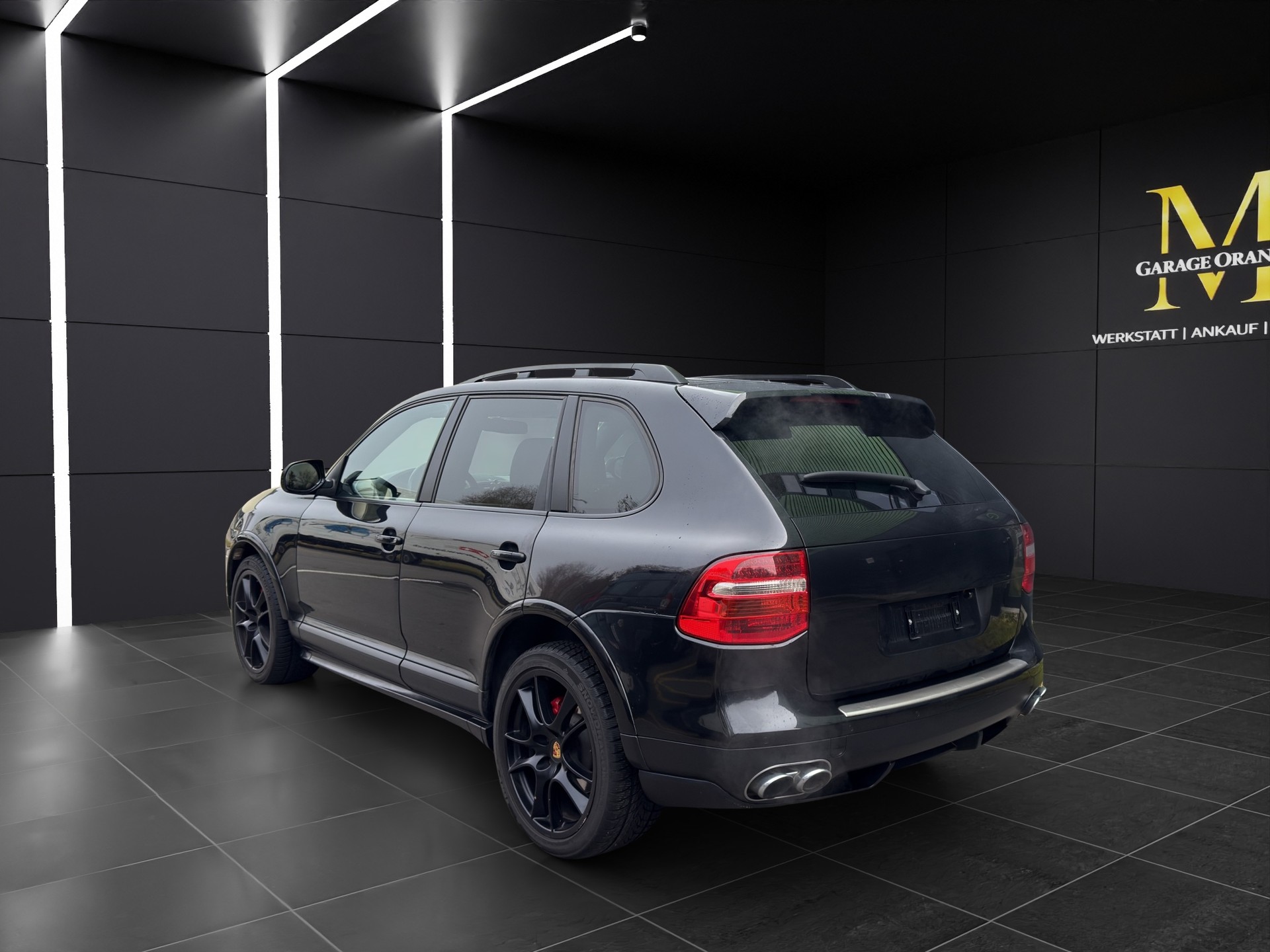 PORSCHE Cayenne GTS-showroom-element-3