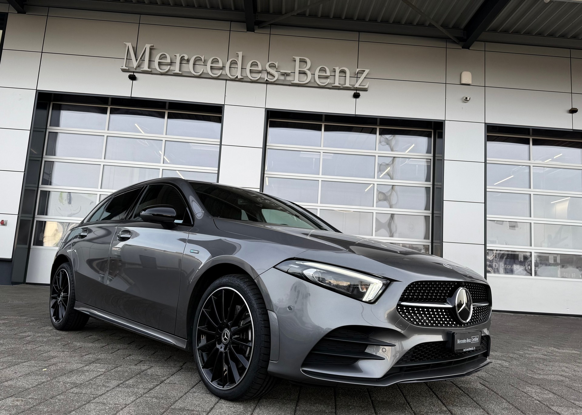 MERCEDES-BENZ A 250e AMG Line 8G-DCT-image-0