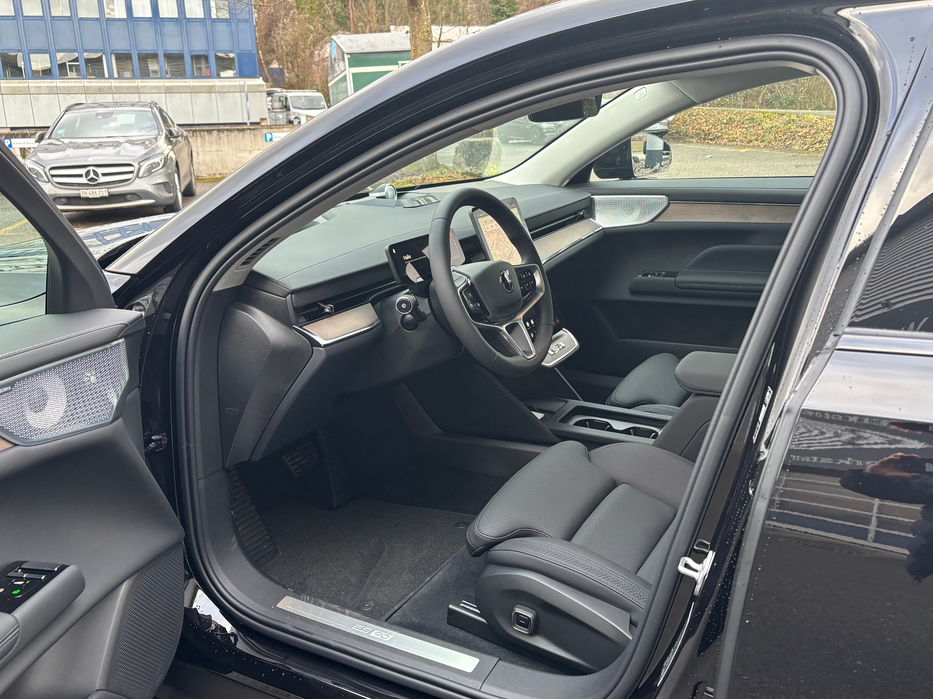 VOLVO ES90 Ultra-image-2