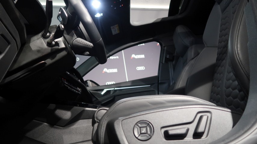 AUDI RS3 Sportback 2.5 TSI quattro S-tronic-image-2