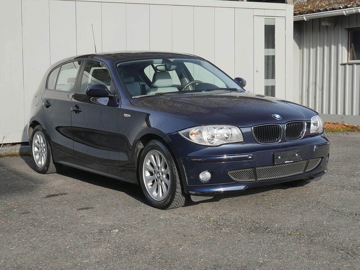 BMW 120i-image-3