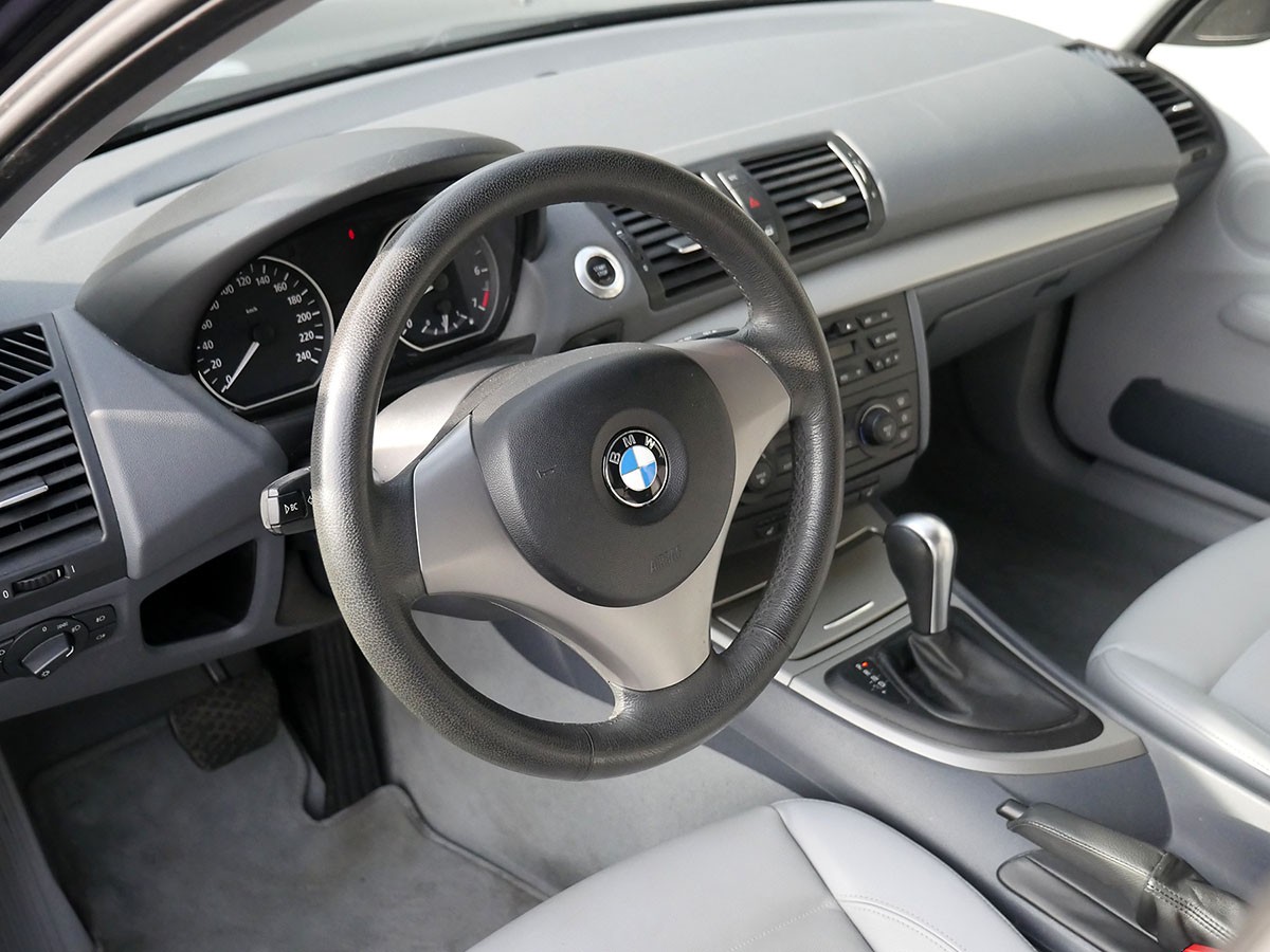 BMW 120i-image-9
