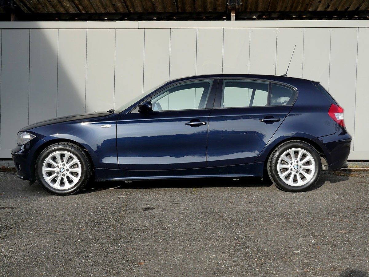 BMW 120i-image-0