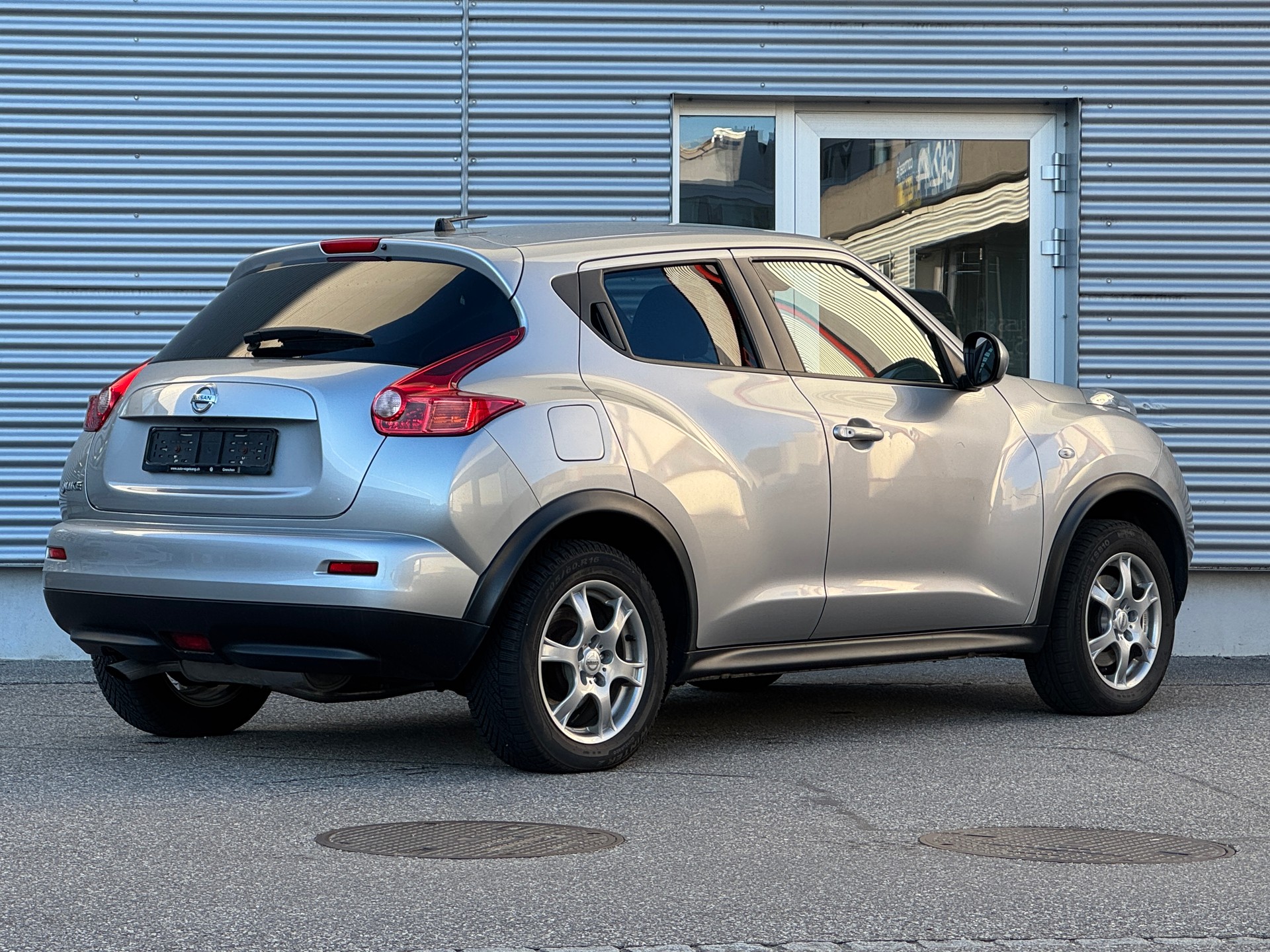 NISSAN Juke 1.6 DIG-T tekna 4x4 Xtronic M-CVT-image-1