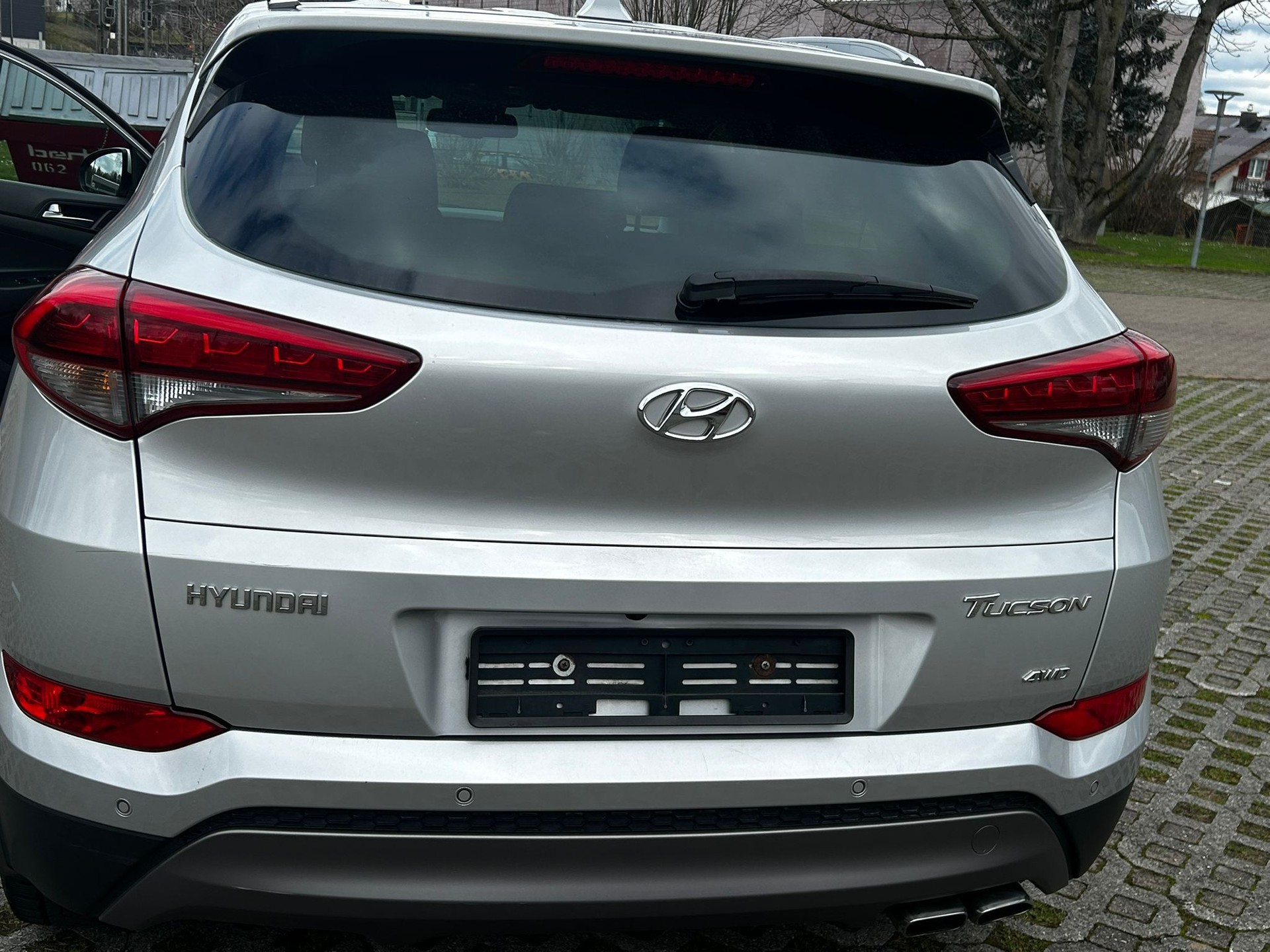 HYUNDAI Tucson 2.0 CRDI Plena 4WD Automatic-image-2