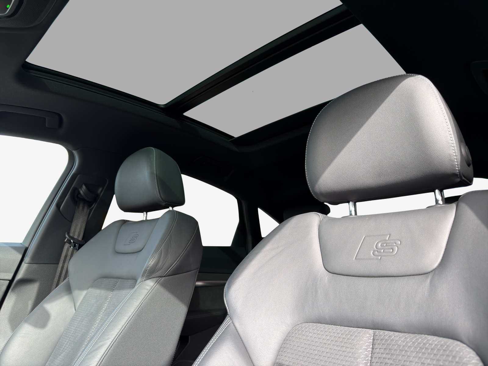 AUDI e-tron 55 Sportback Advanced quattro-image-15