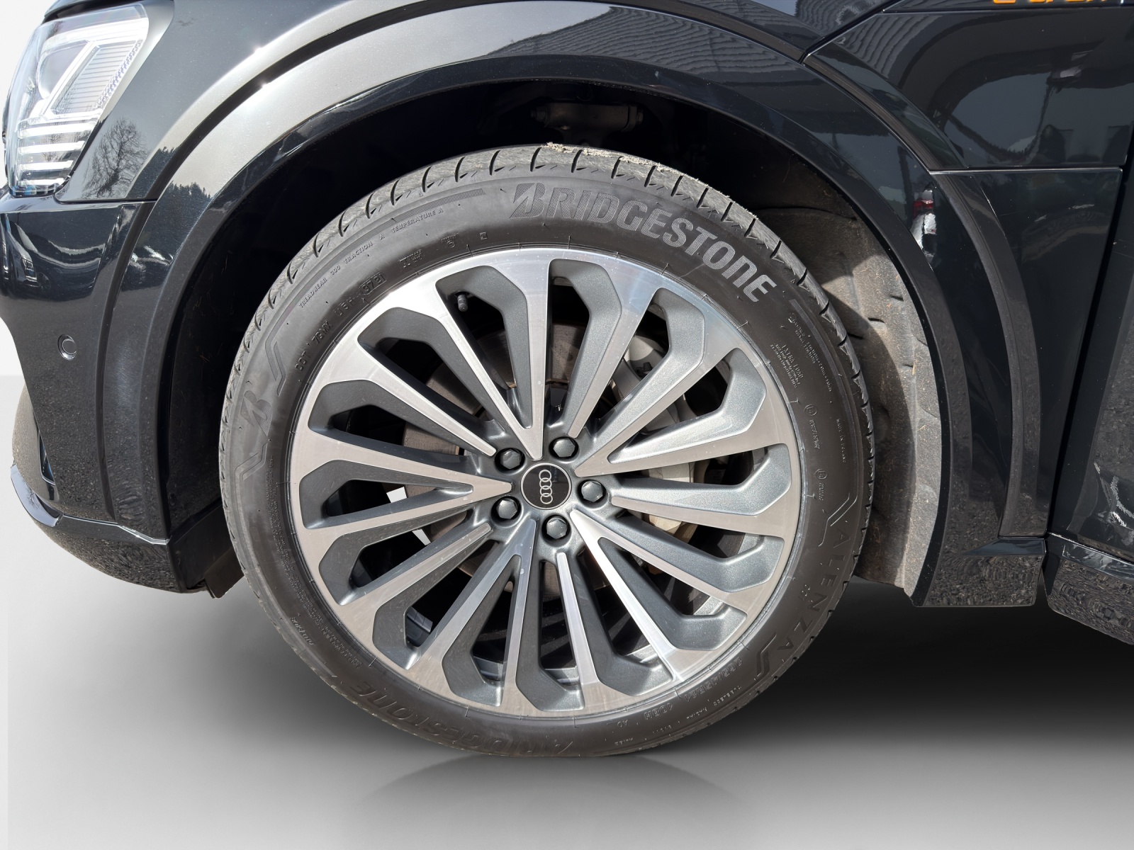 AUDI e-tron 55 Sportback Advanced quattro-image-14