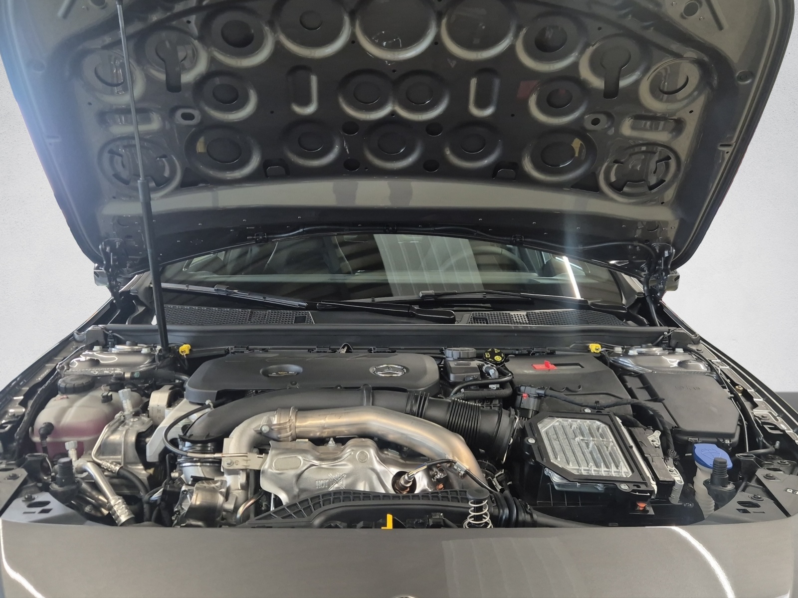 MERCEDES-BENZ A 250 AMG Line 4Matic-image-7