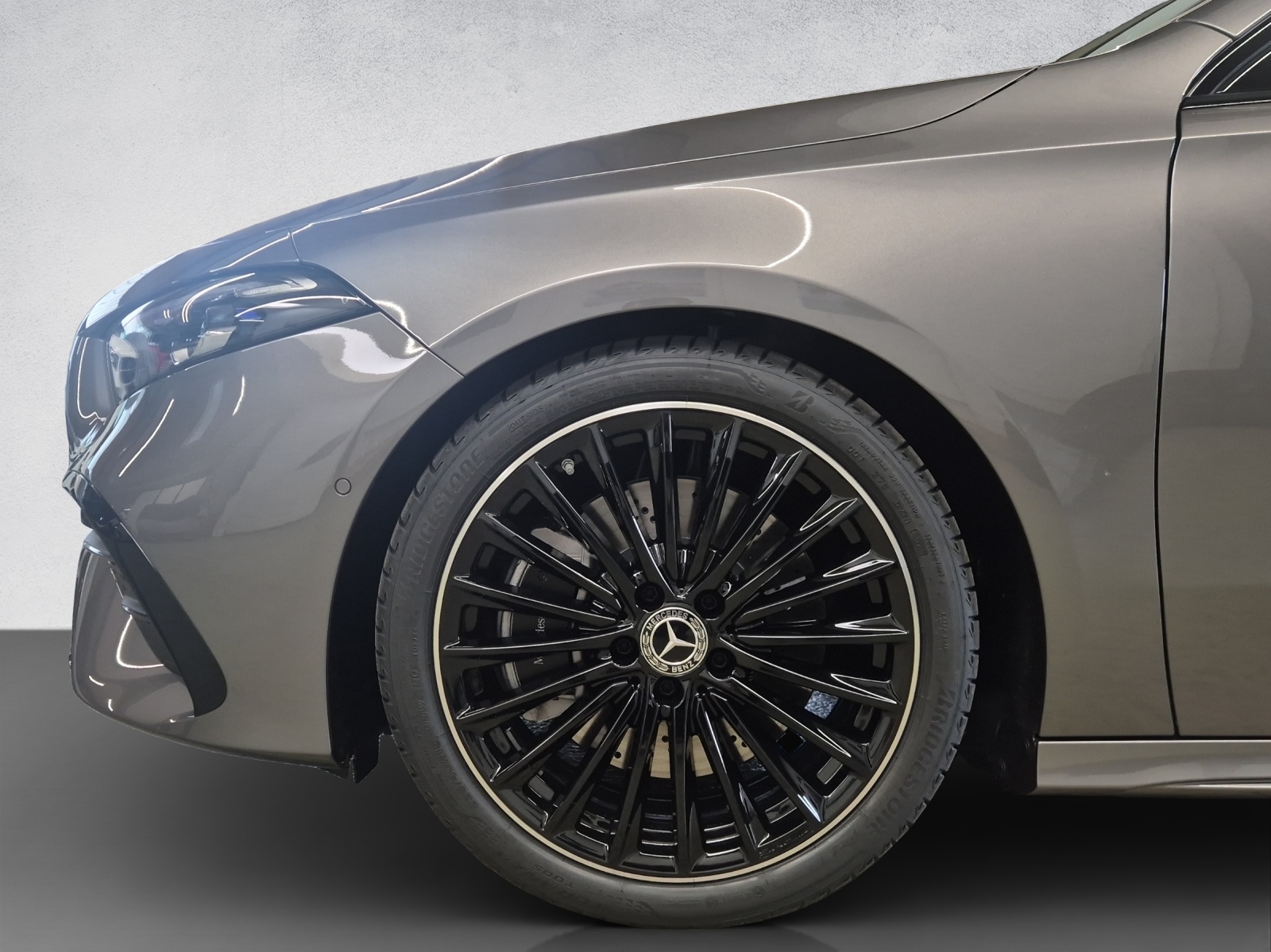 MERCEDES-BENZ A 250 AMG Line 4Matic-image-5