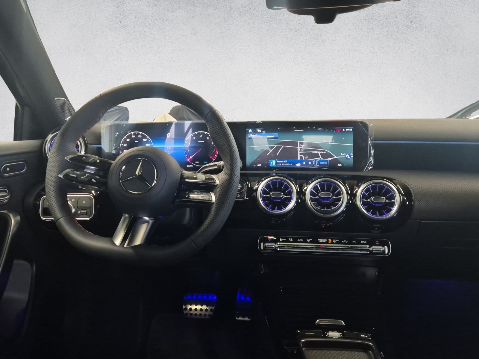 MERCEDES-BENZ A 250 AMG Line 4Matic-image-10