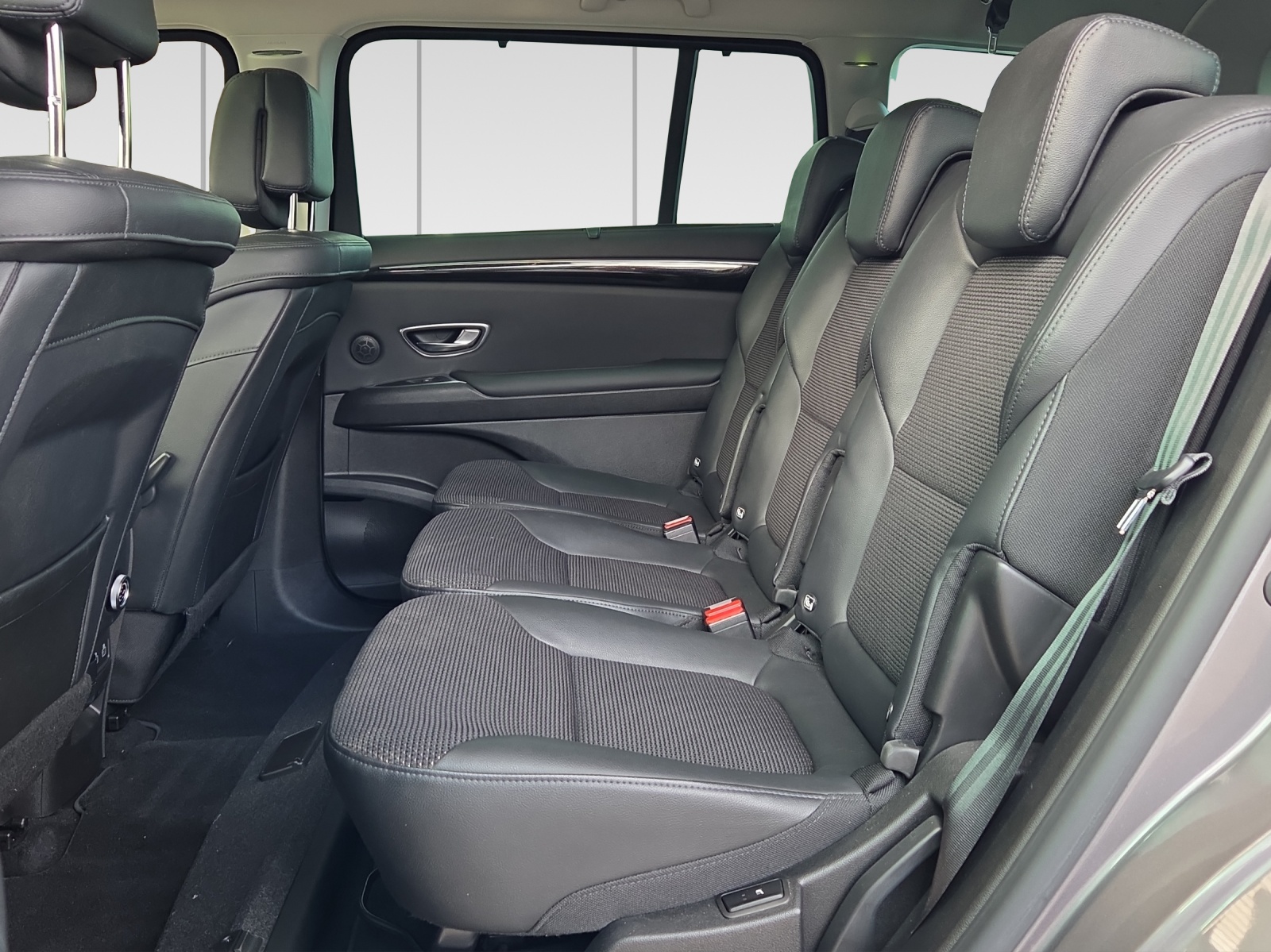 RENAULT Espace 2.0 dCi Techno EDC 6-image-10