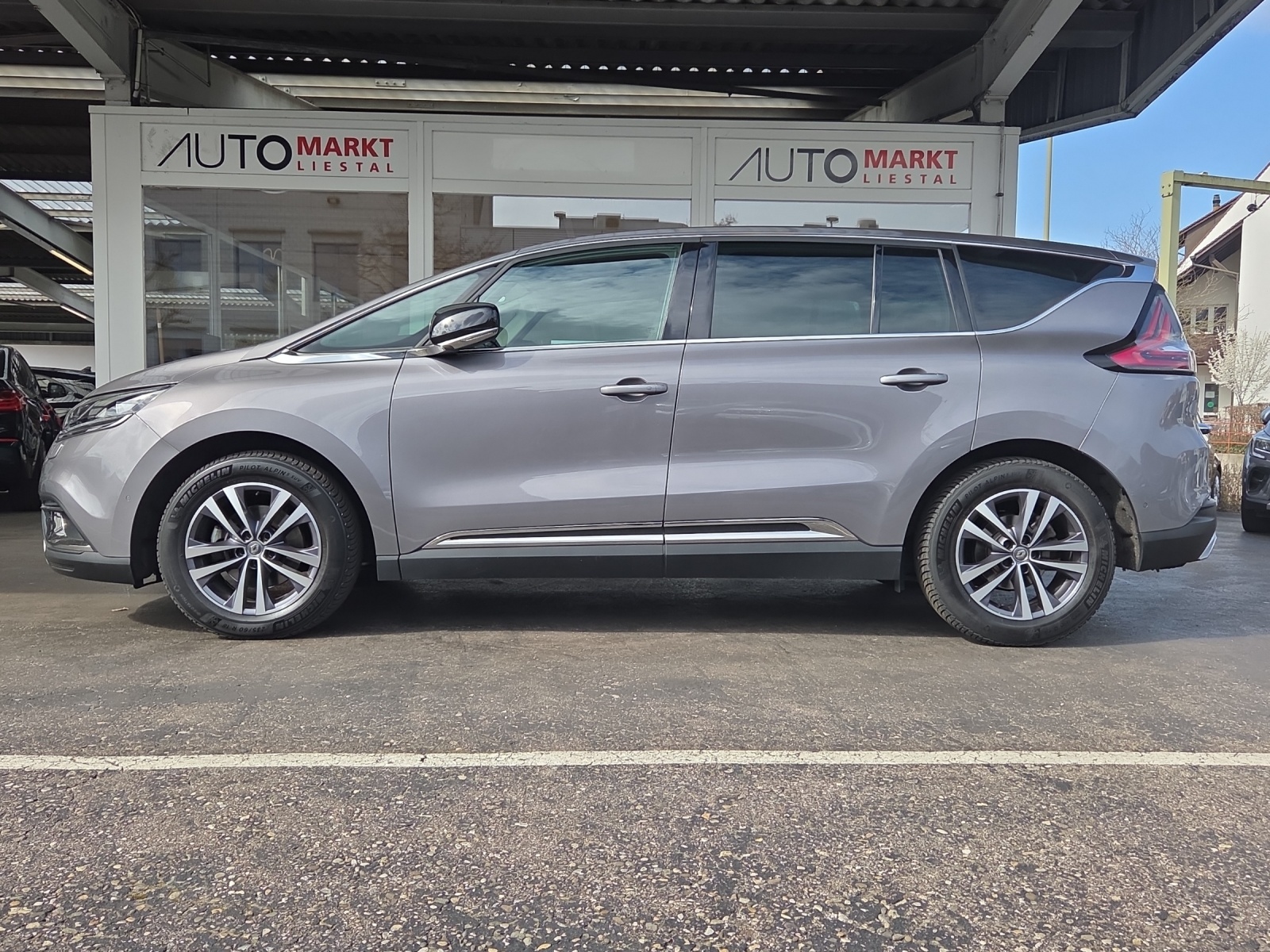 RENAULT Espace 2.0 dCi Techno EDC 6-image-1