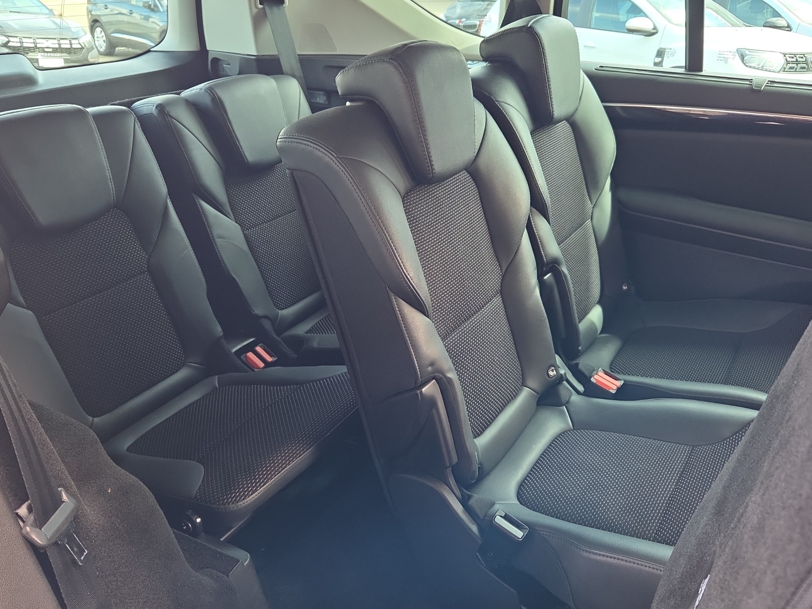 RENAULT Espace 2.0 dCi Techno EDC 6-image-12