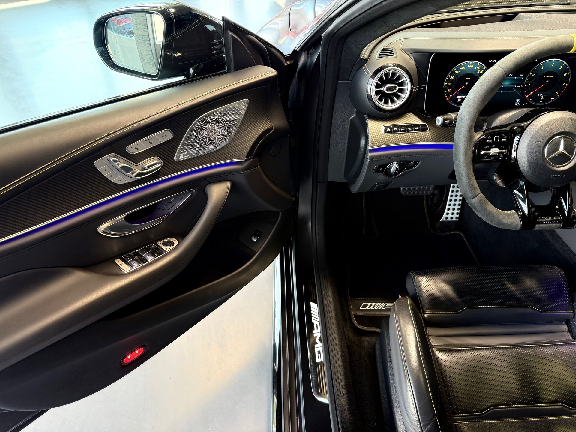 MERCEDES-BENZ AMG GT 4 63 S Edition 1 4Matic+ Speedshift MCT-image-9