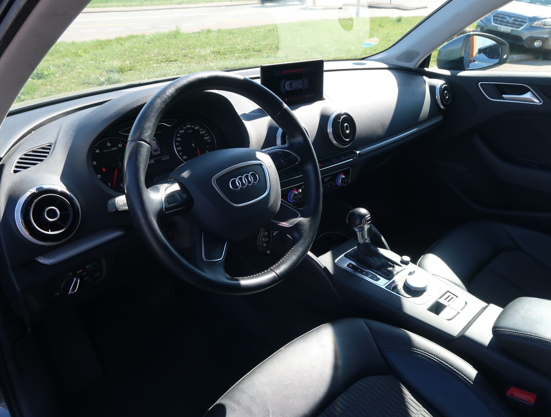 AUDI A3 Sportback 1.4 TFSI Ambiente S-tronic-image-9