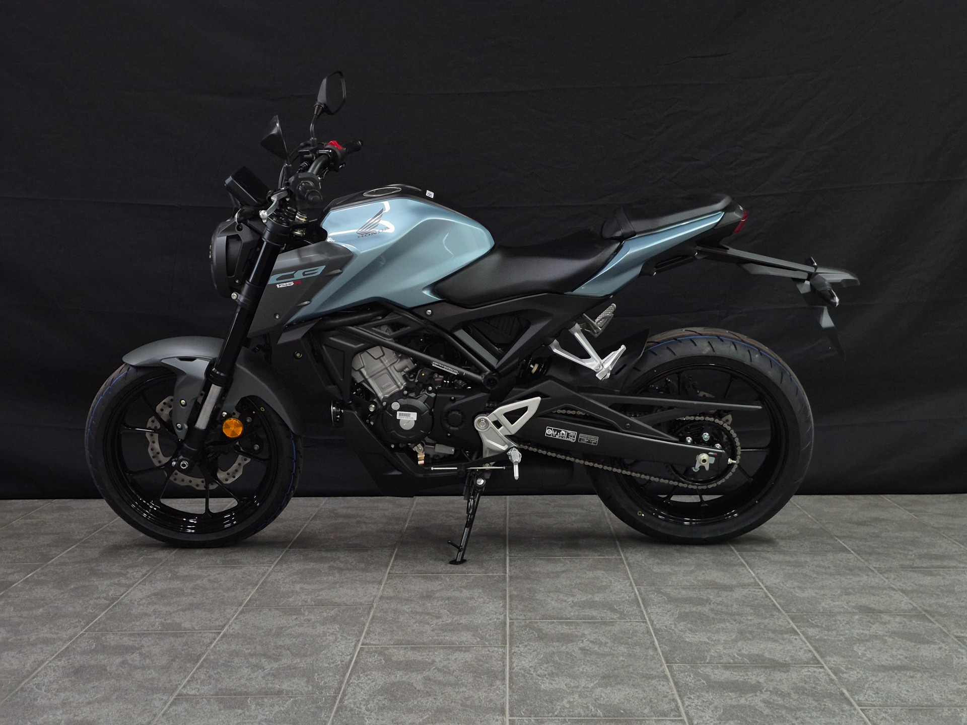 HONDA CB 125 R-showroom-element-1