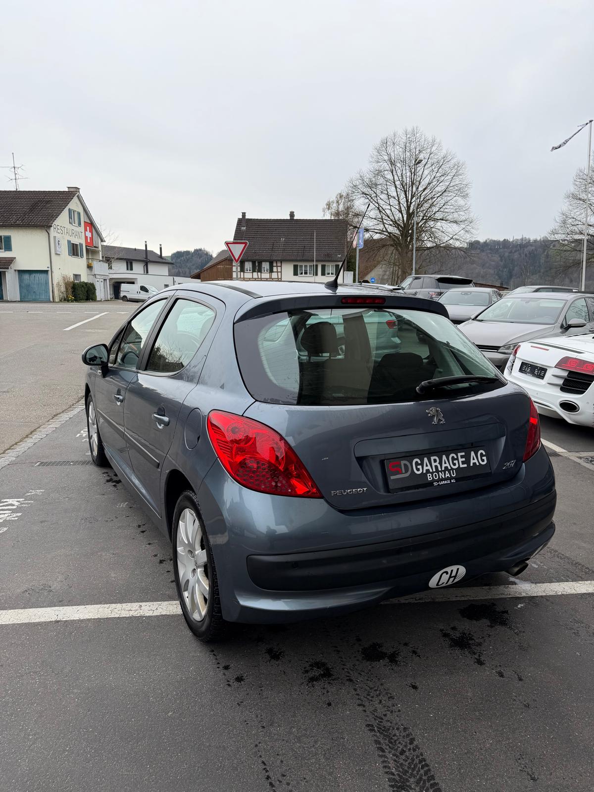 PEUGEOT 207 1.6 HDI XSI-image-6