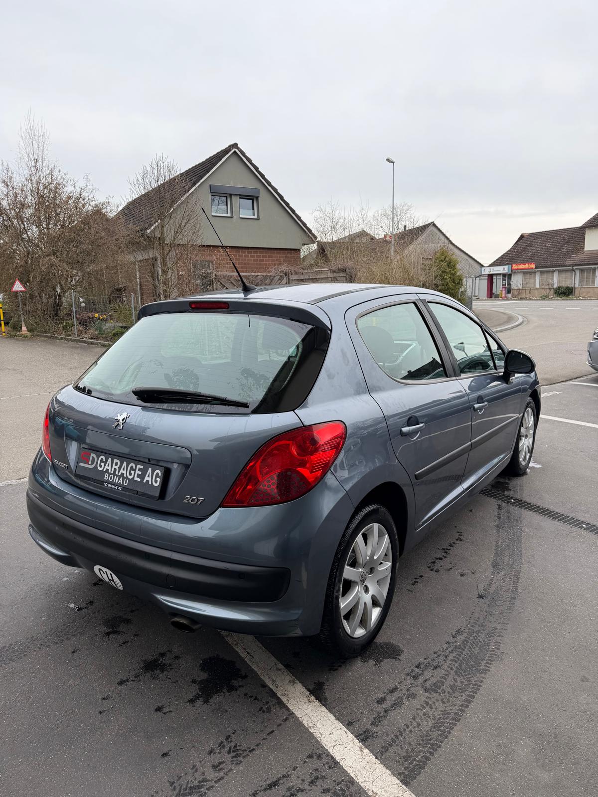 PEUGEOT 207 1.6 HDI XSI-image-4