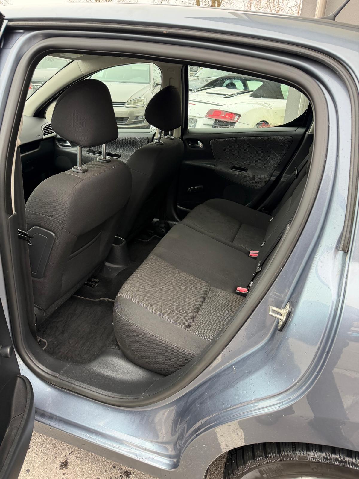 PEUGEOT 207 1.6 HDI XSI-image-8