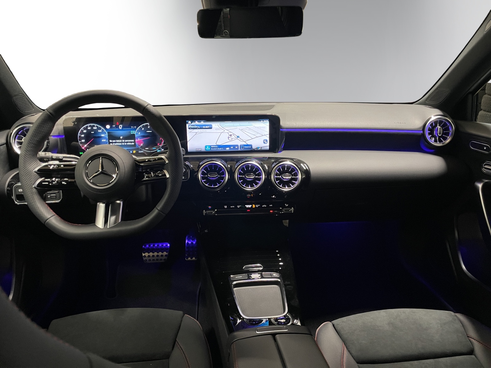 Image MERCEDES-BENZ A-200 A 200 Night Star 7G-DCT