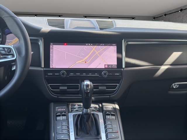 PORSCHE Macan PDK-image-13