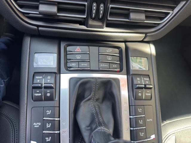PORSCHE Macan PDK-image-18