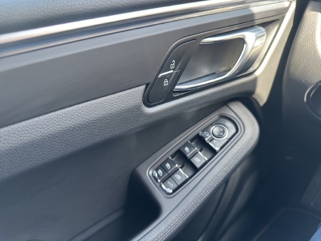 PORSCHE Macan PDK-image-23