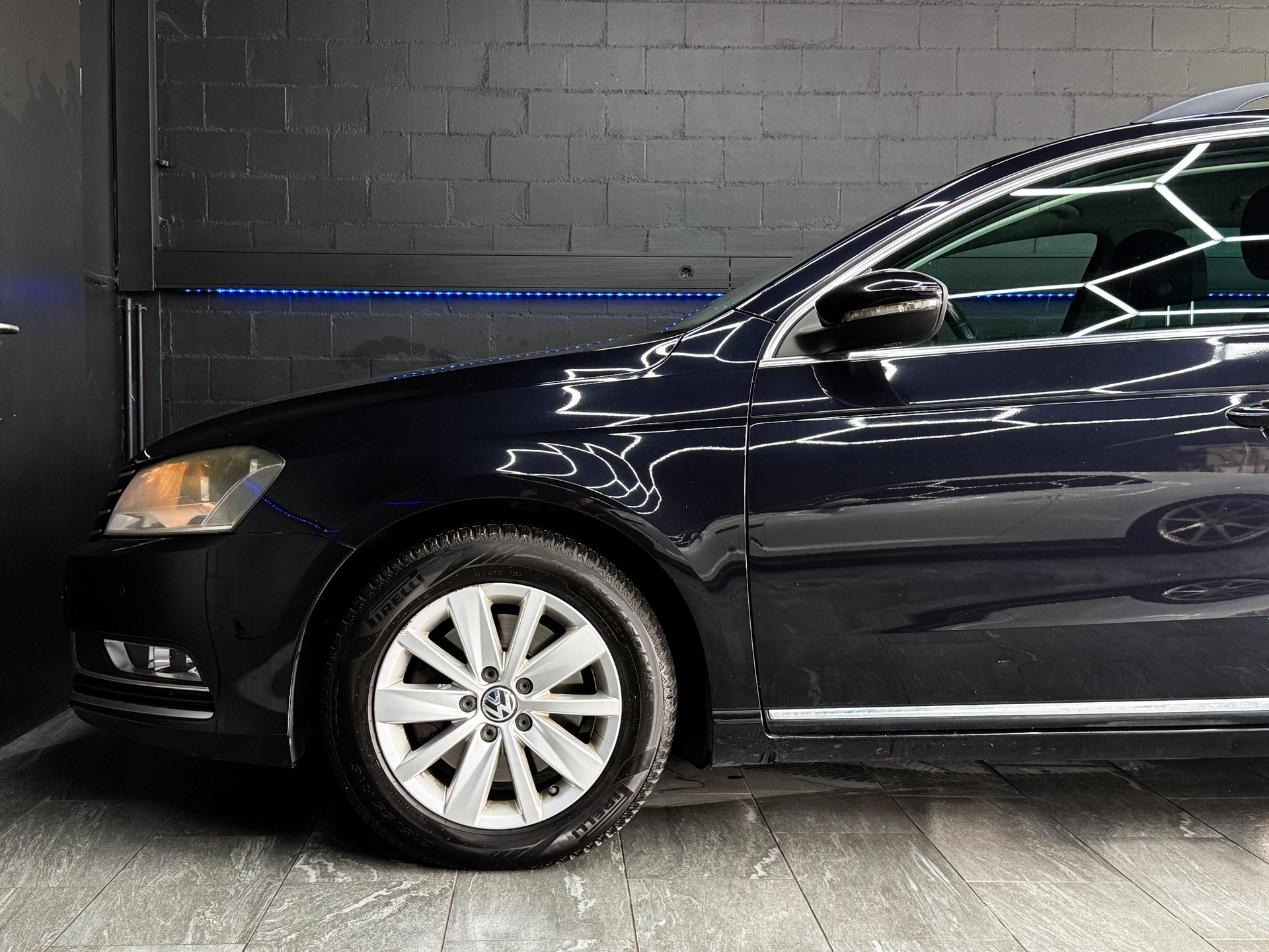 VW Passat Variant 2.0 TDI BMT Highline DSG *AHK*-image-3