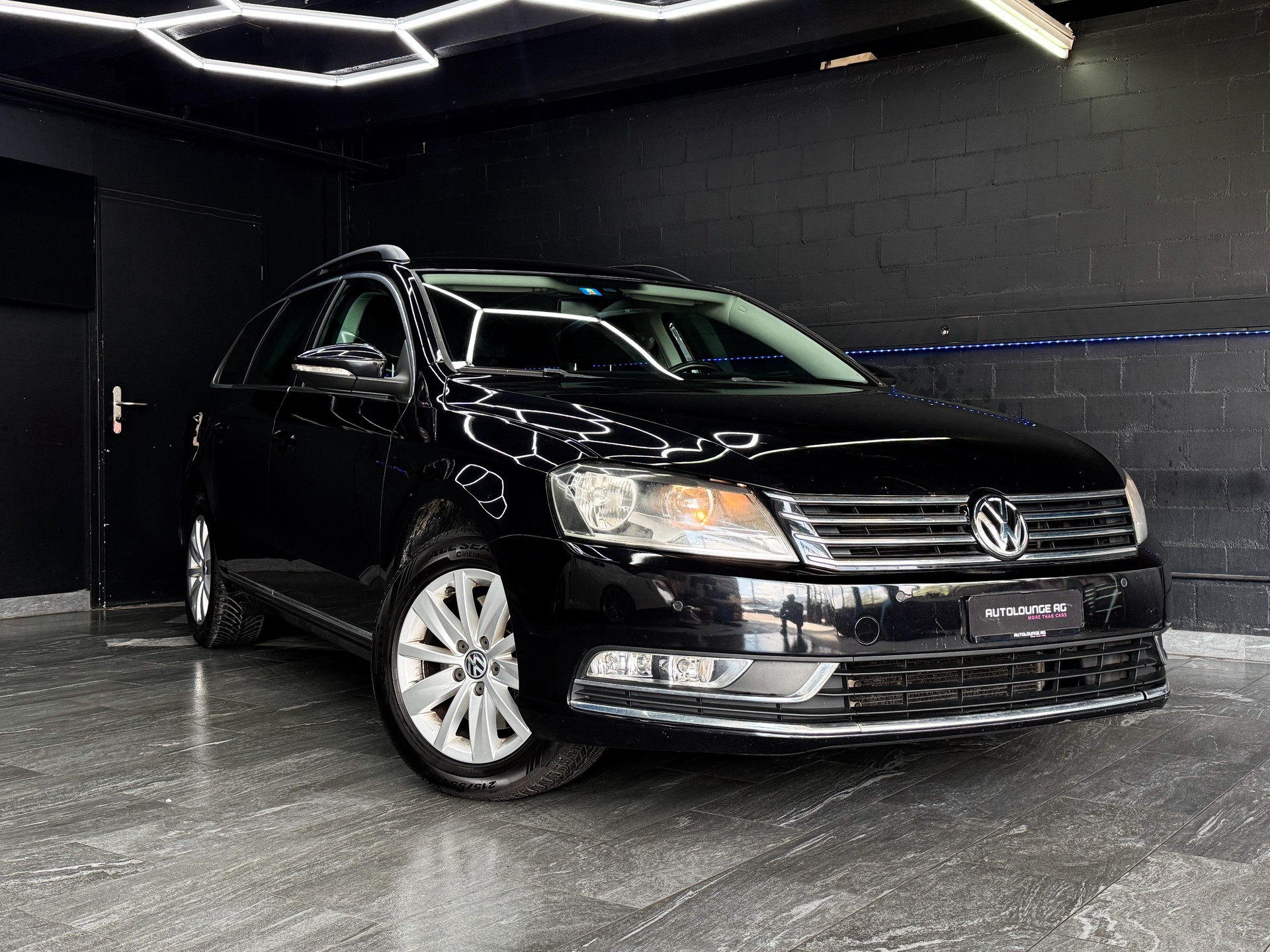 VW Passat Variant 2.0 TDI BMT Highline DSG *AHK*-image-0