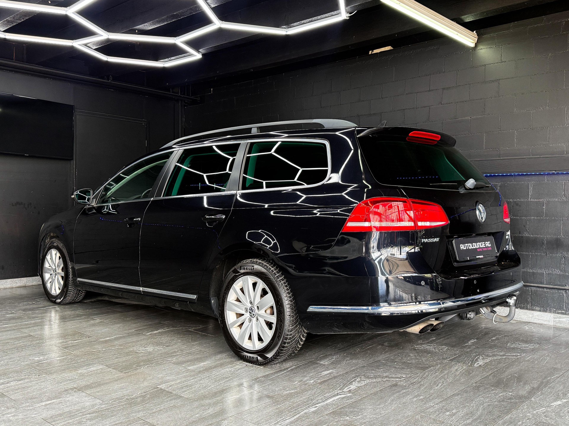VW Passat Variant 2.0 TDI BMT Highline DSG *AHK*-image-5