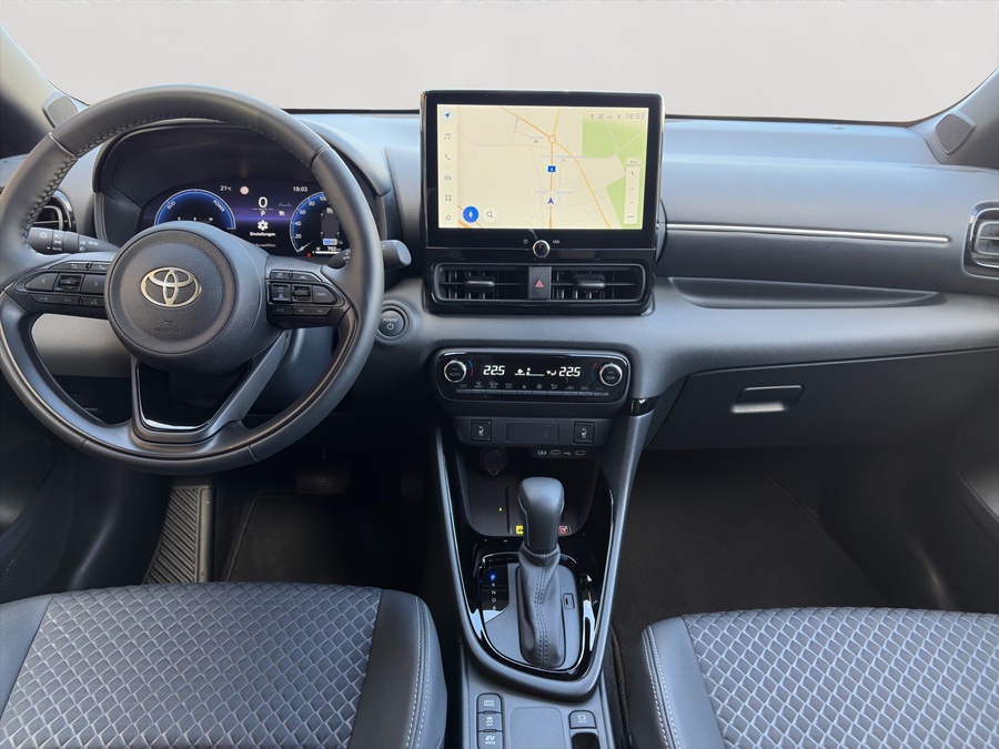TOYOTA Yaris 1.5 Premiere Edition e-CVT-image-6