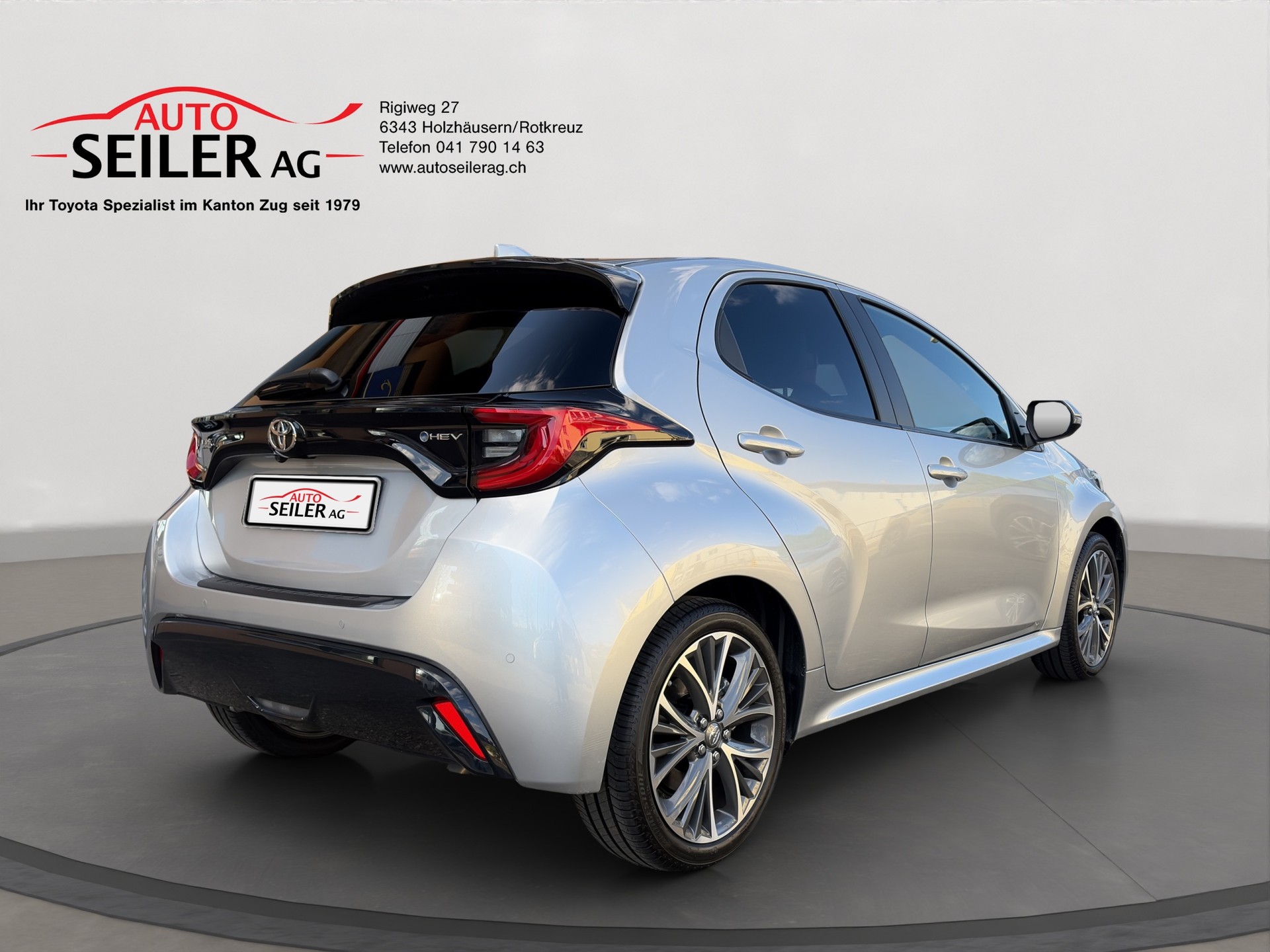 TOYOTA Yaris 1.5 Premiere Edition e-CVT-image-4