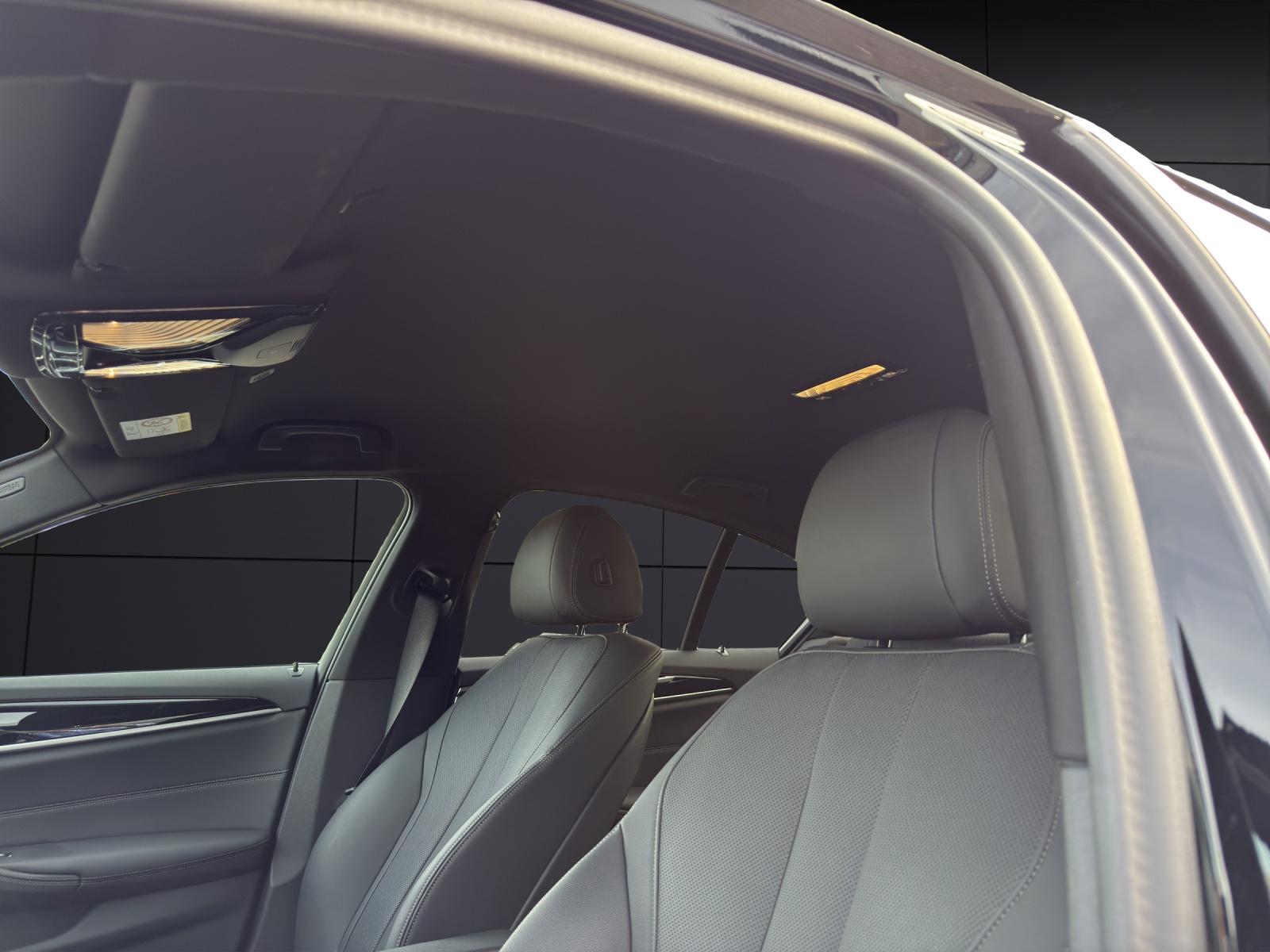 BMW 520i Limousine-image-13