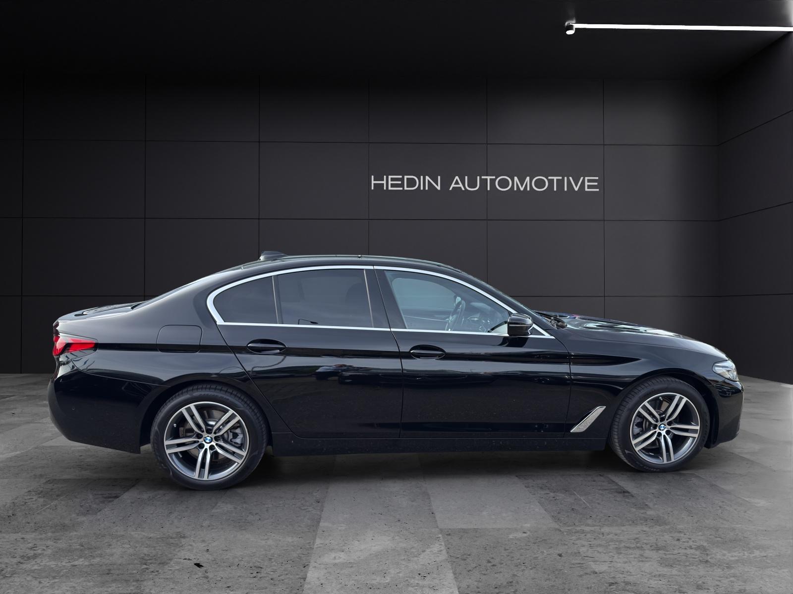 BMW 520i Limousine-image-6