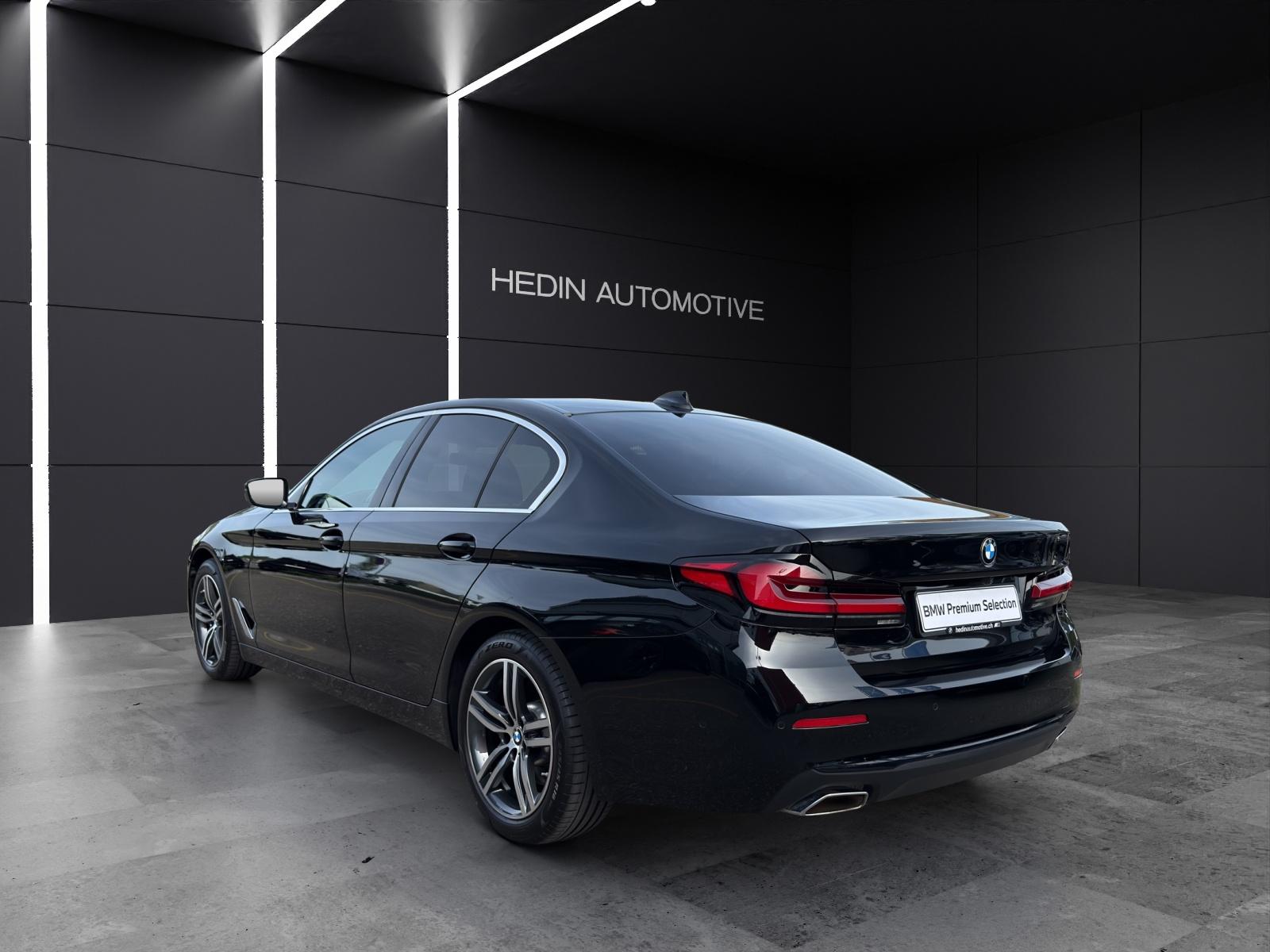 BMW 520i Limousine-image-3