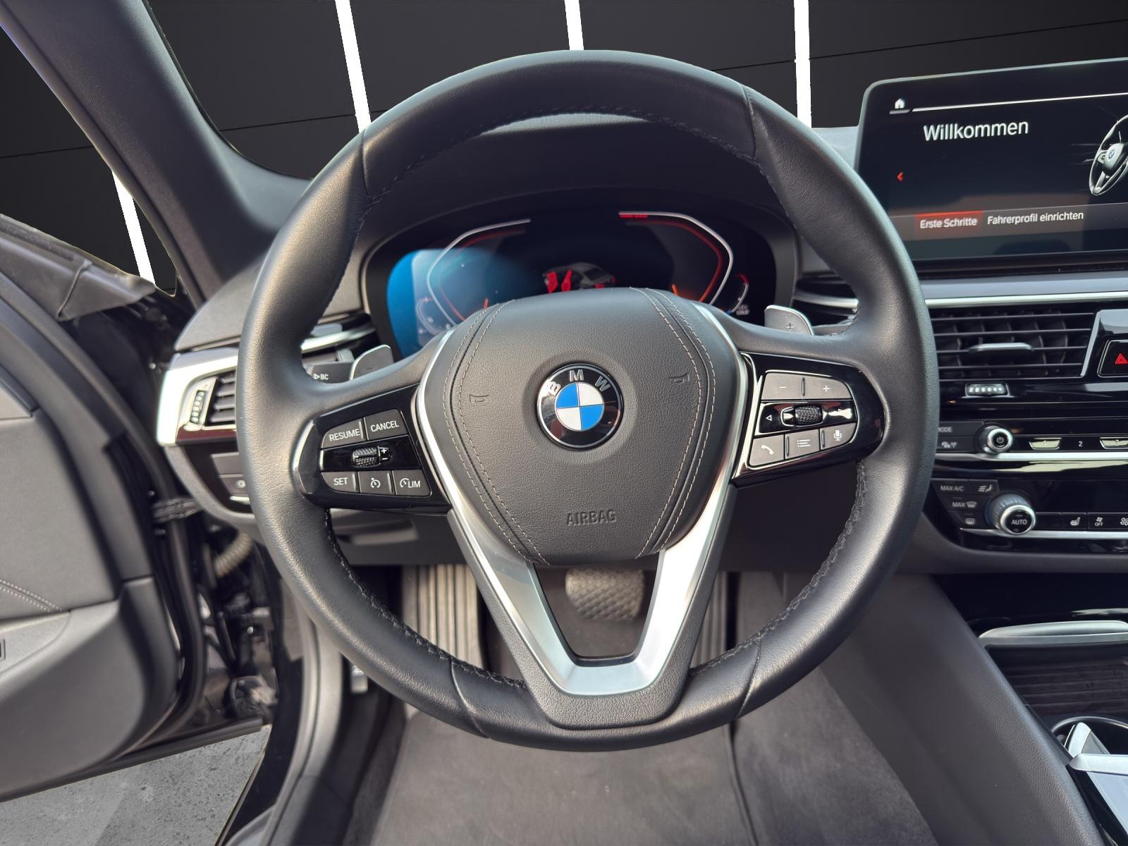 BMW 520i Limousine-image-14