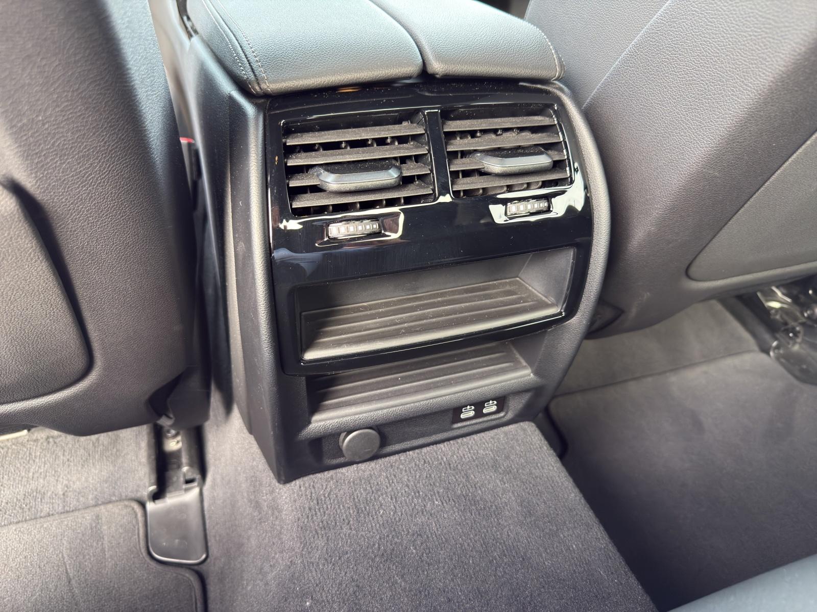BMW 520i Limousine-image-18