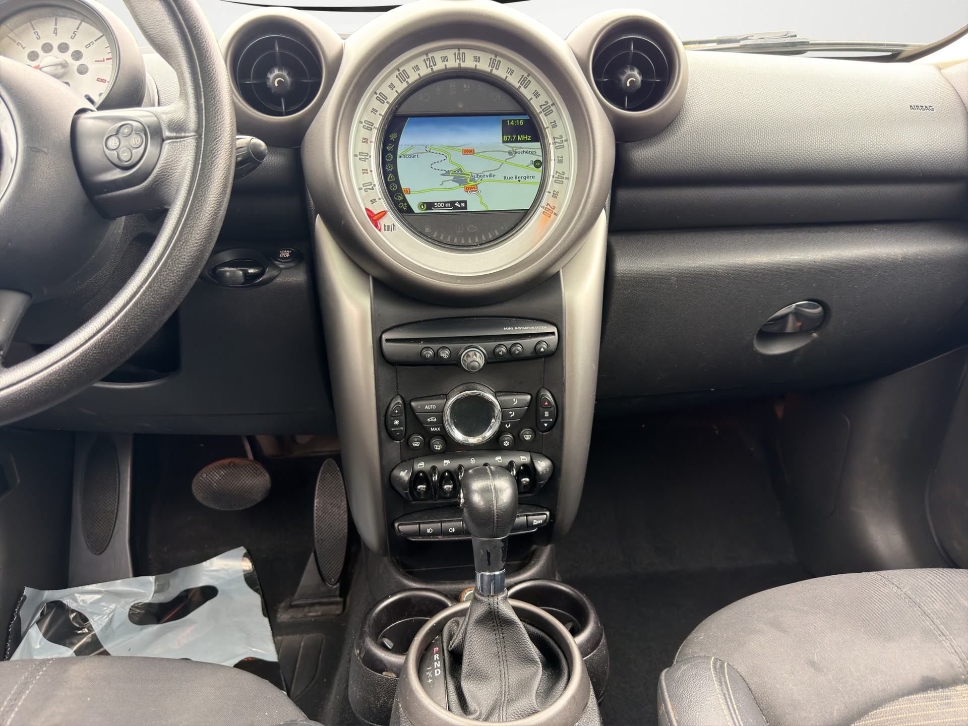 MINI Countryman Cooper FWD Steptronic-image-17