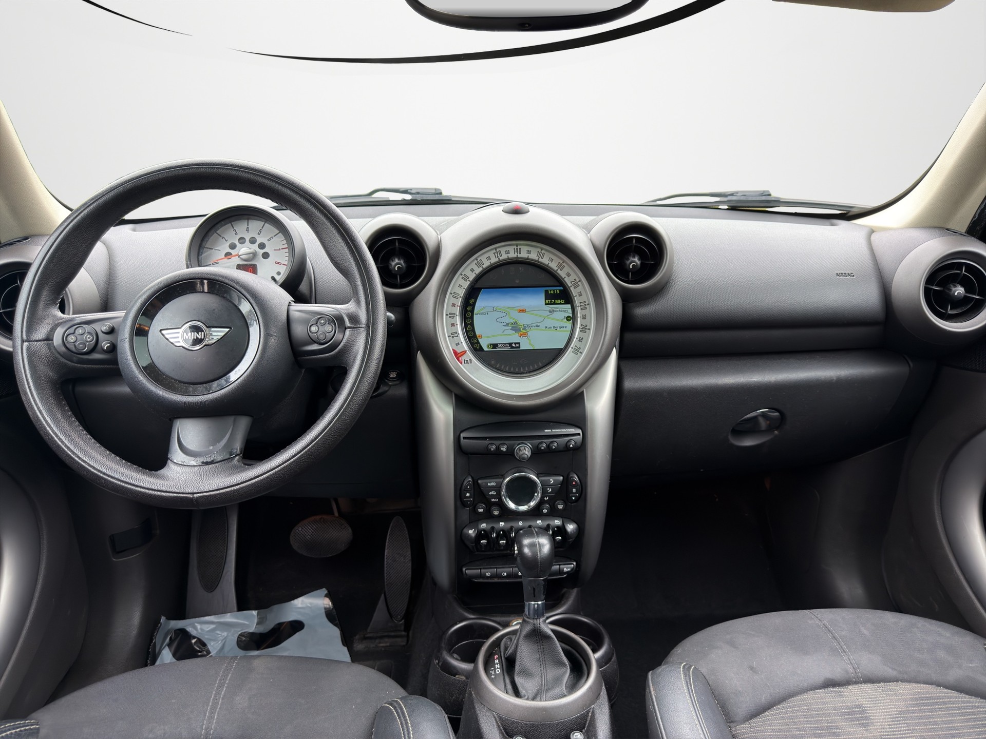 MINI Countryman Cooper FWD Steptronic-image-11